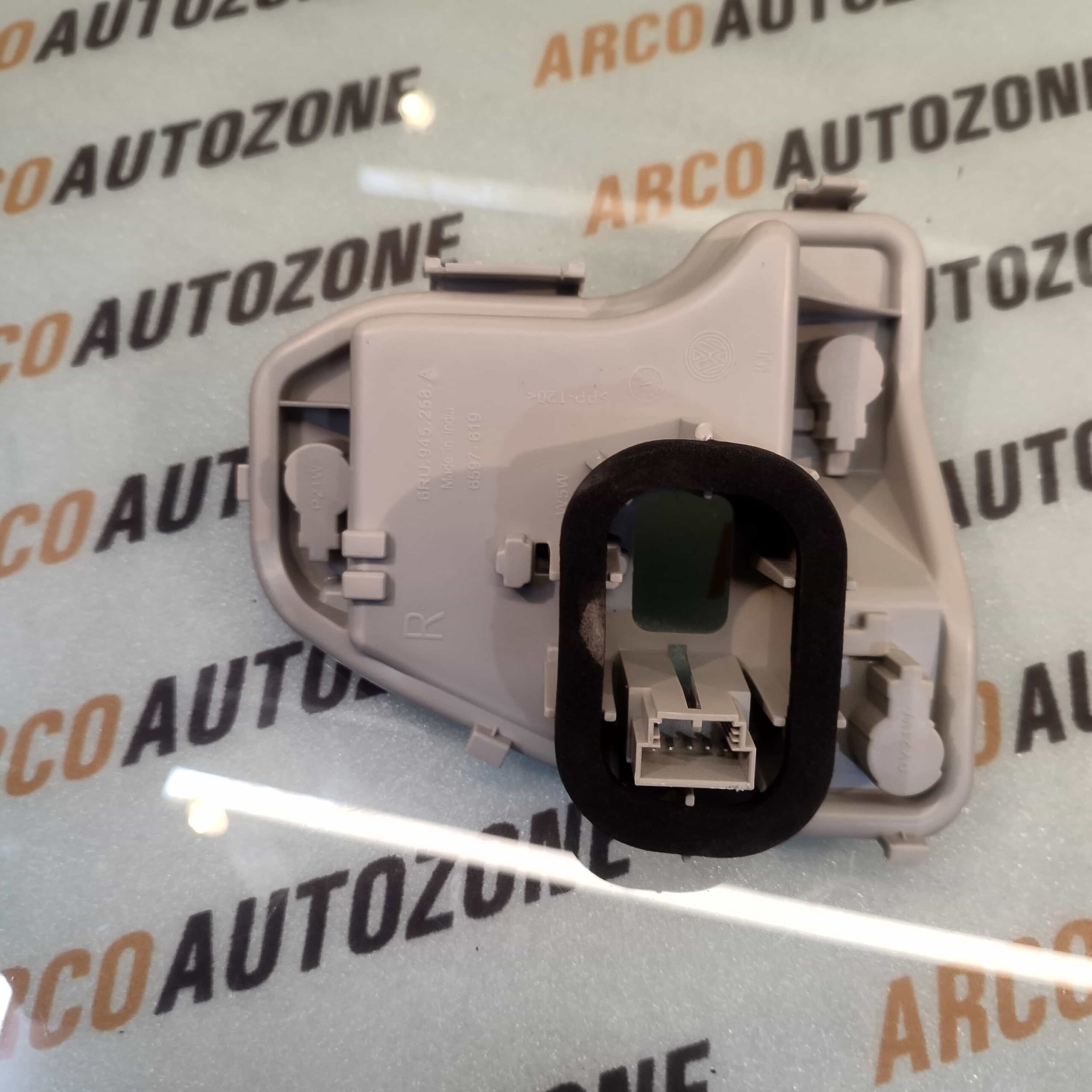 TAIL LIGHT HOLDER VENTO 1ST GEN RIGHT VW 6RU945258A