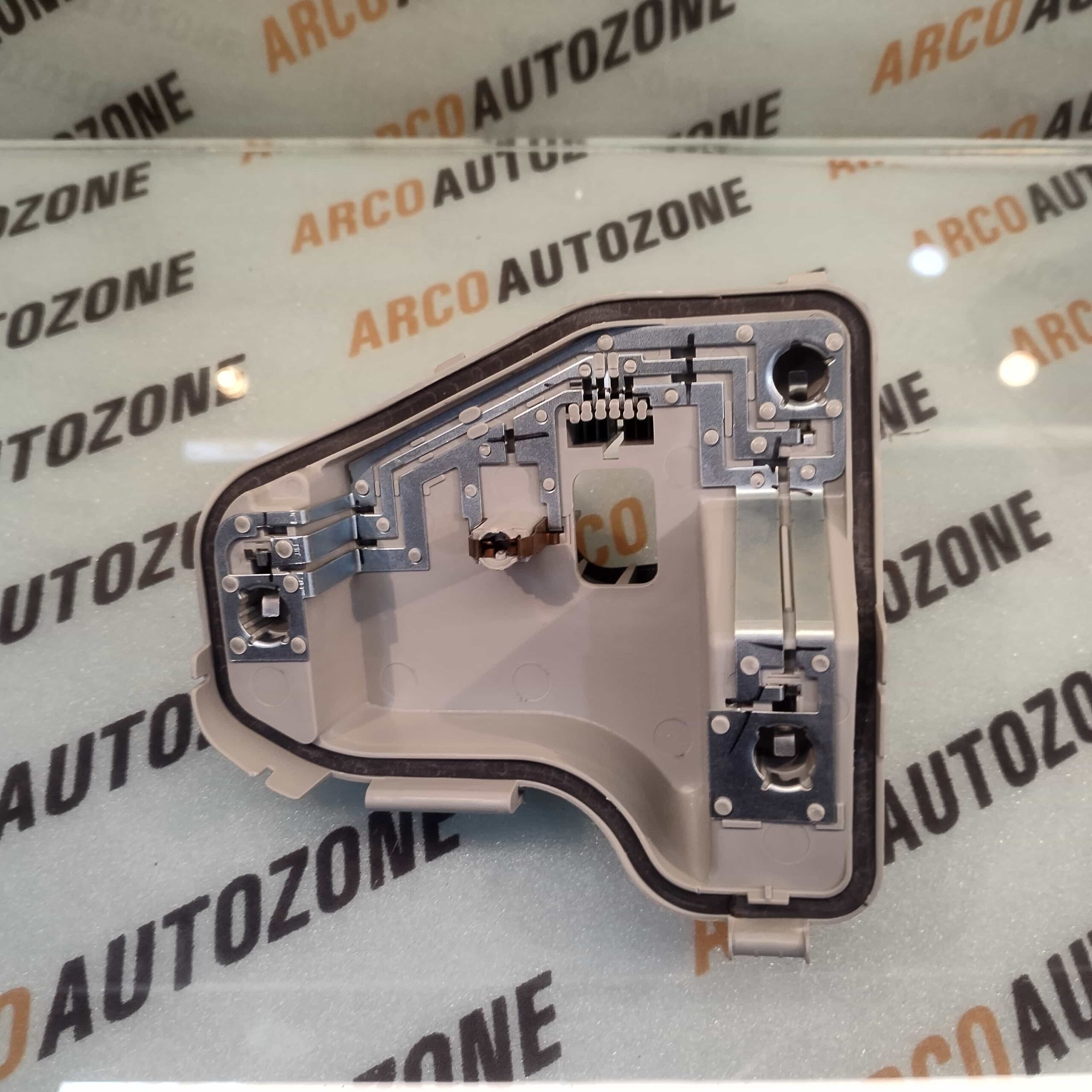 TAIL LIGHT HOLDER VENTO 1ST GEN RIGHT VW 6RU945258A