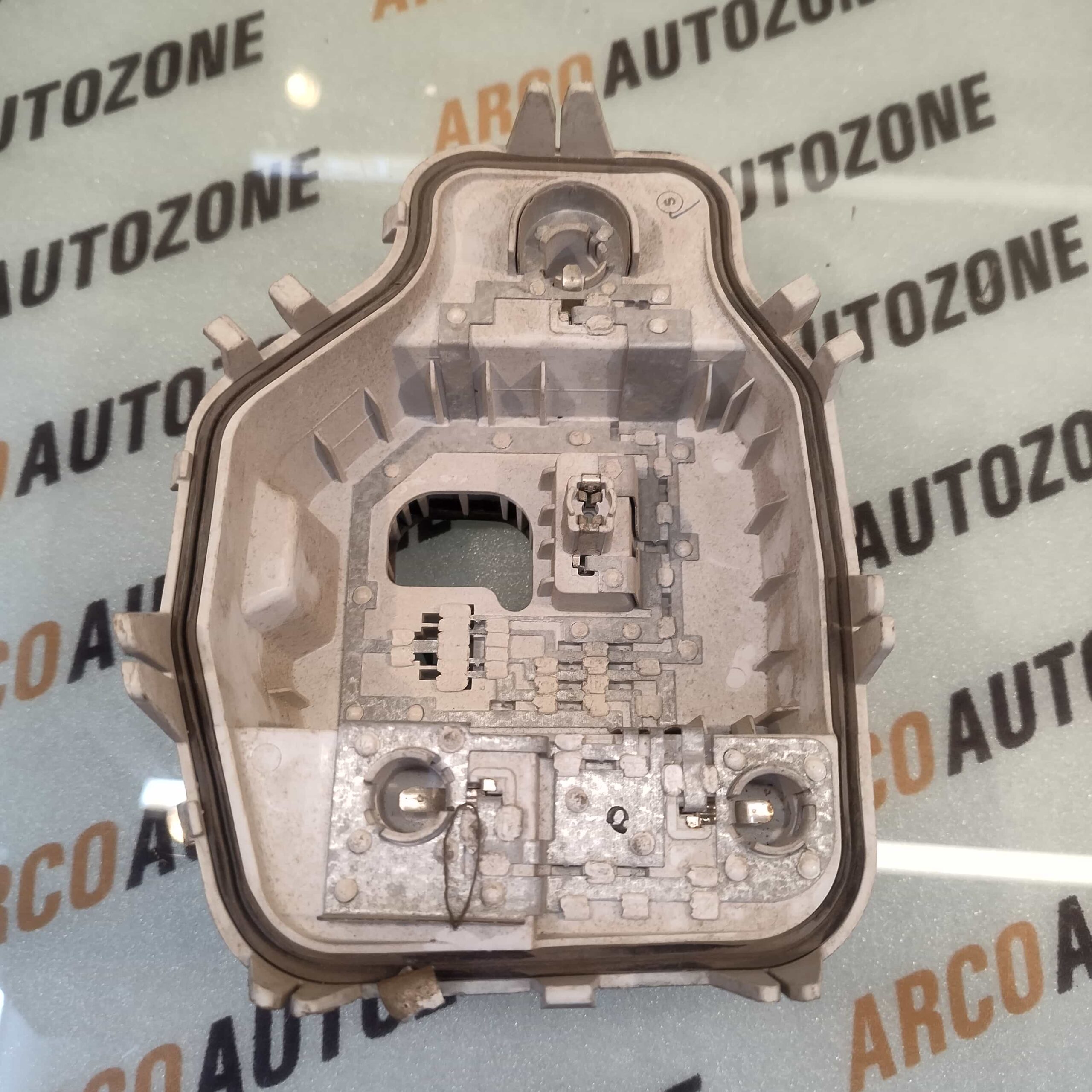 TAIL LIGHT HOLDER AMEO RIGHT