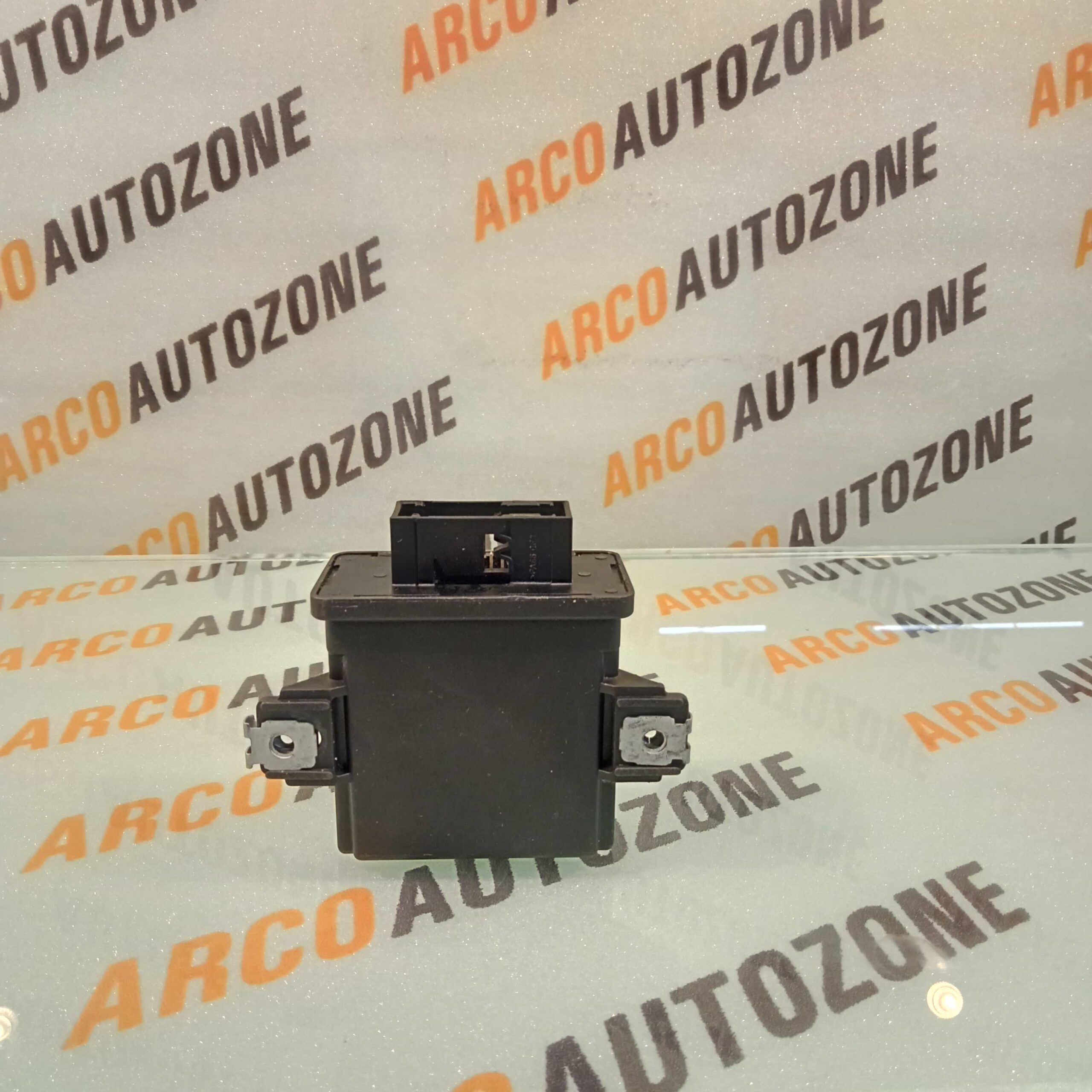 LIGHTING HEAD LIGHT MOTOR SUPERB T2 USED 5M0907357C