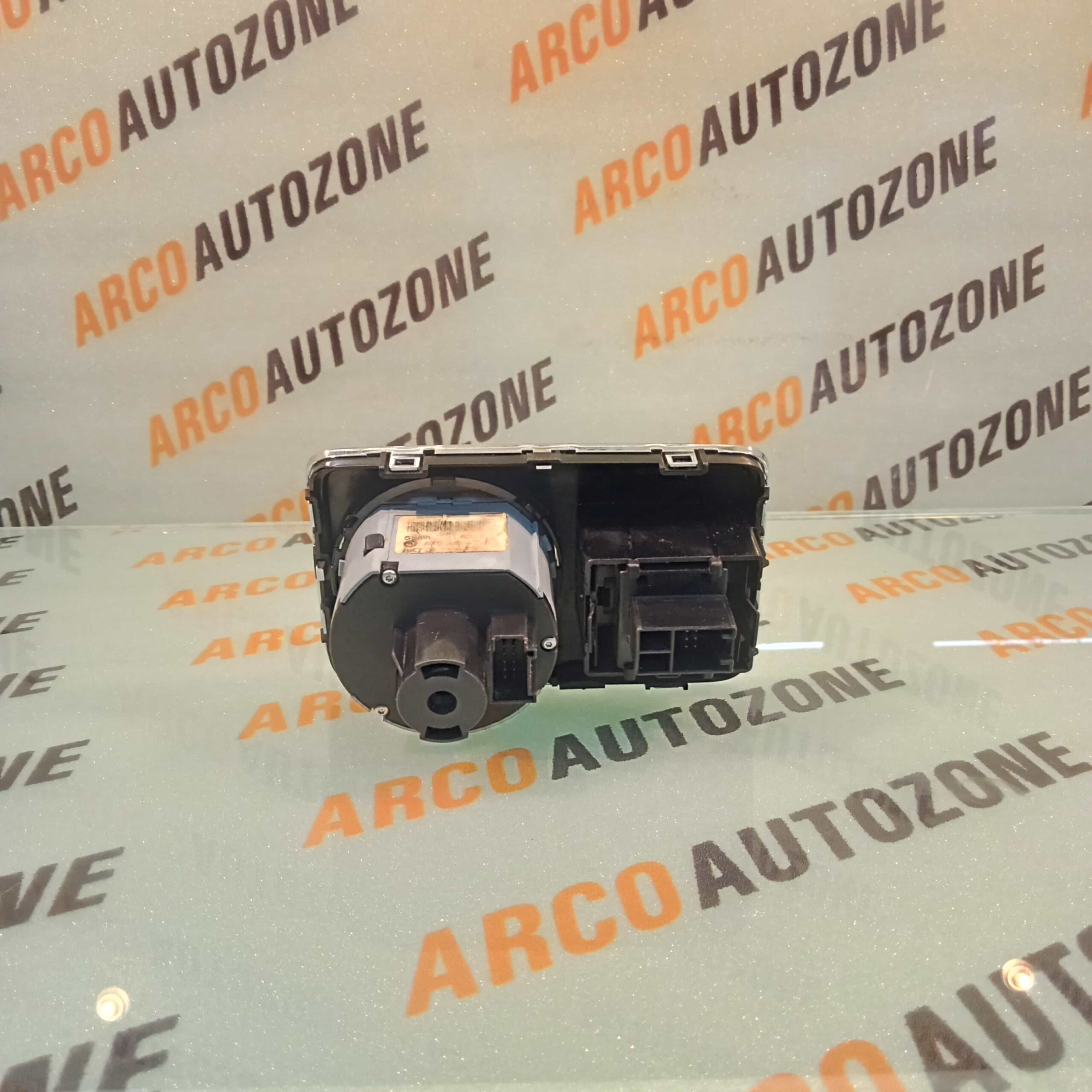 HEAD LIGHT SWITCH SUPERB T2 USED 3T0941431B