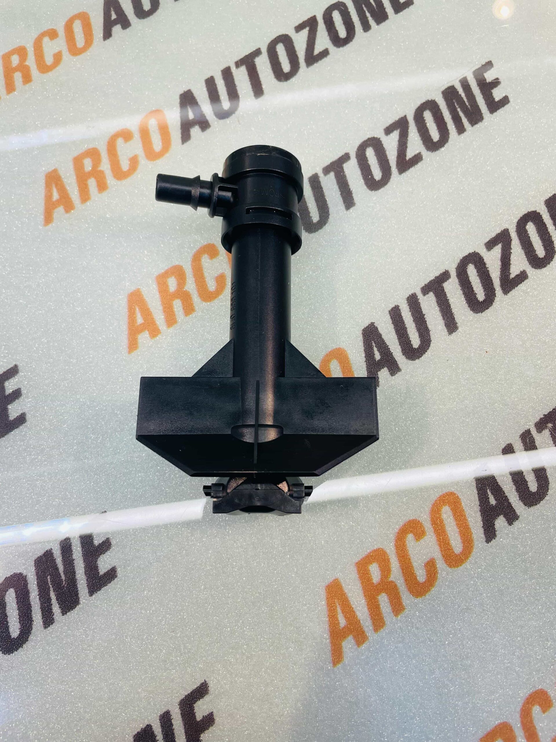 WIPER NOZZLE Q3 T1 LEFT IMP 8U0955101
