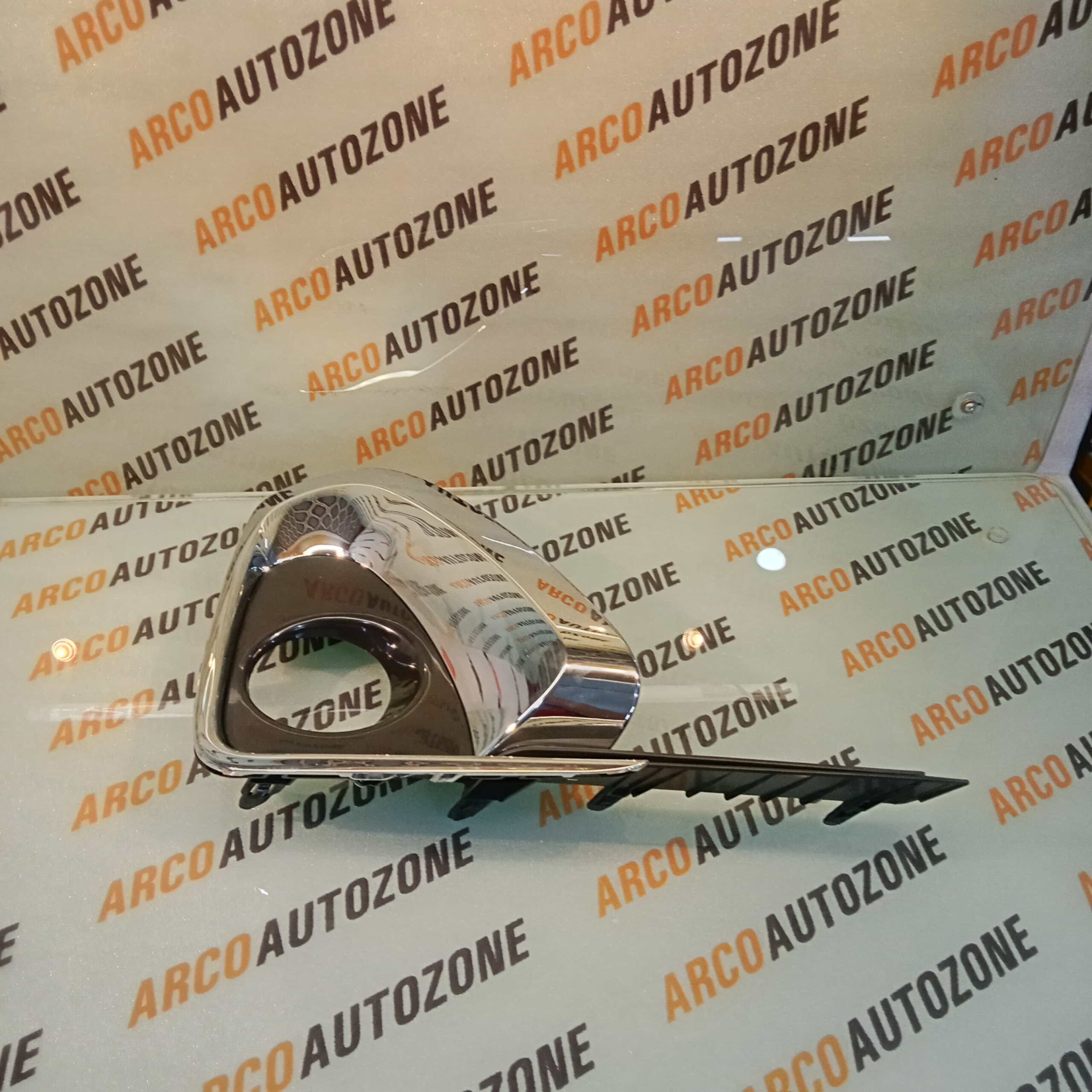 FOG LAMP COVER FORTUNER T4 LEFT IMP