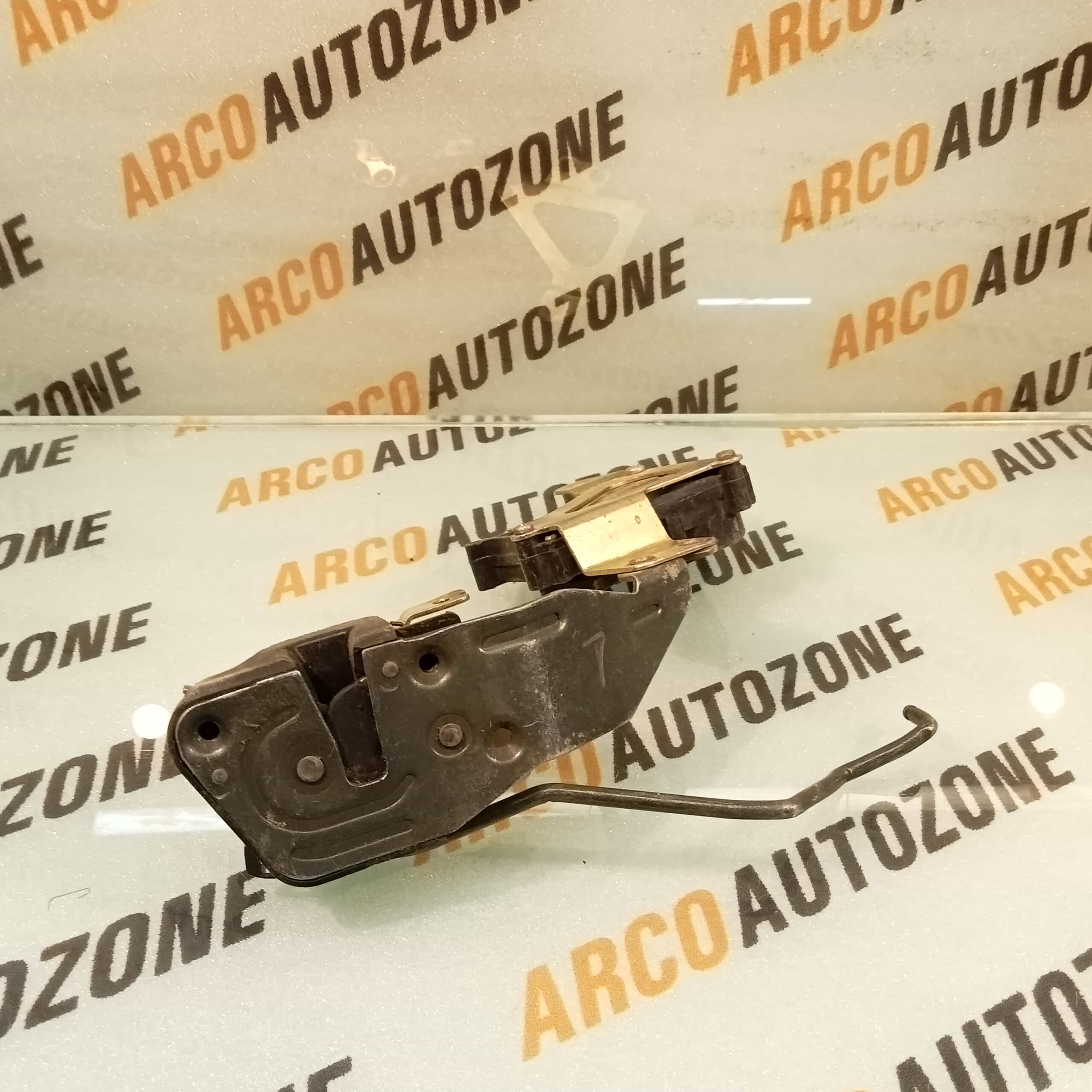 DOOR LATCH ACCENT FRONT LEFT PWR WITH GUN USED 8131025030
