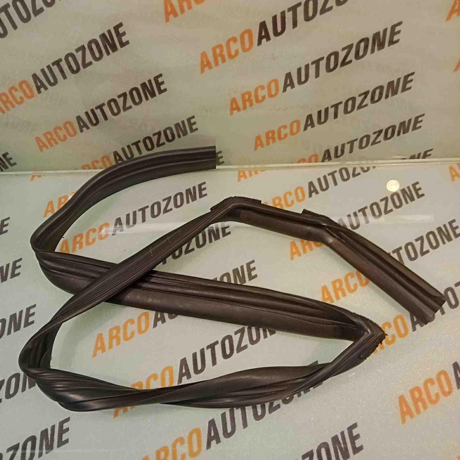 RUN CAHNNEL RUBBER VERNA 18 REAR RIGHT IMP