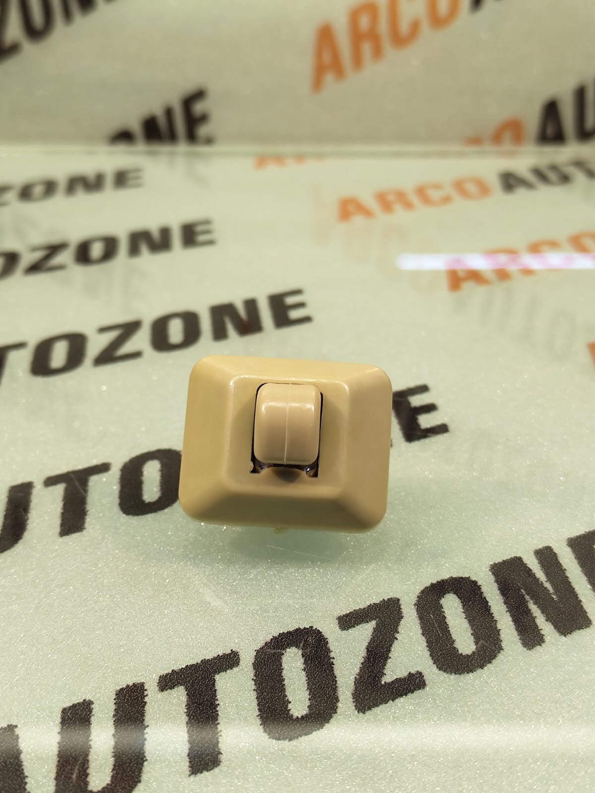 SUN VISOR LOCK A4 RIGHT BEIGE