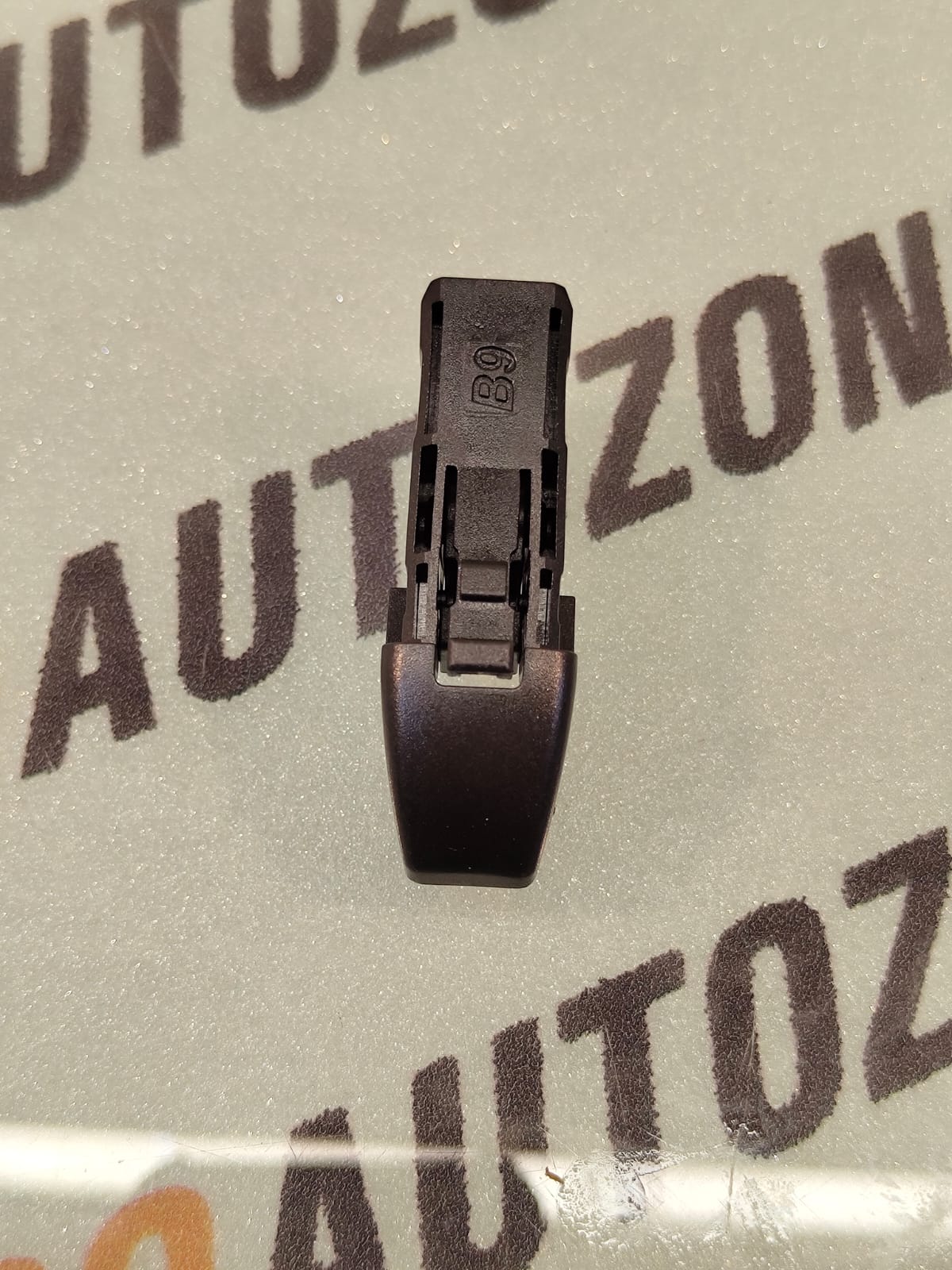WIPER ADAPTOR M11