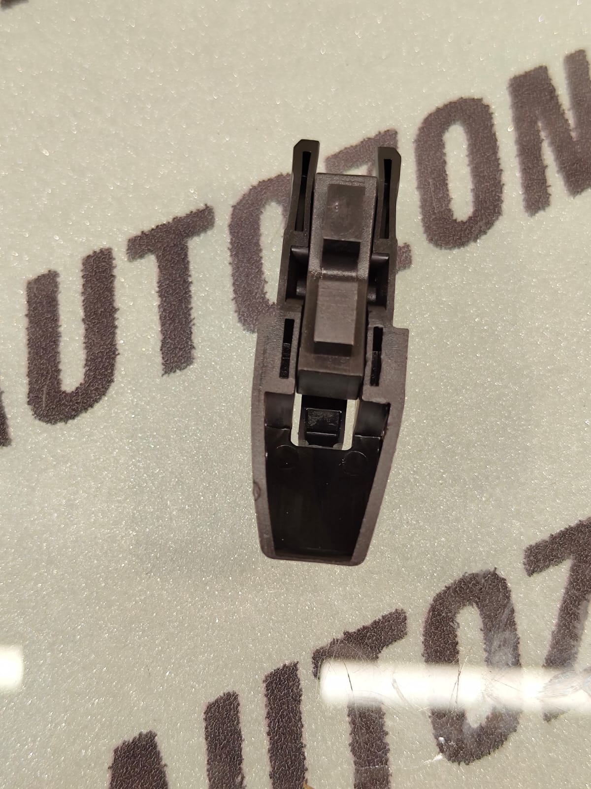 WIPER ADAPTOR M11