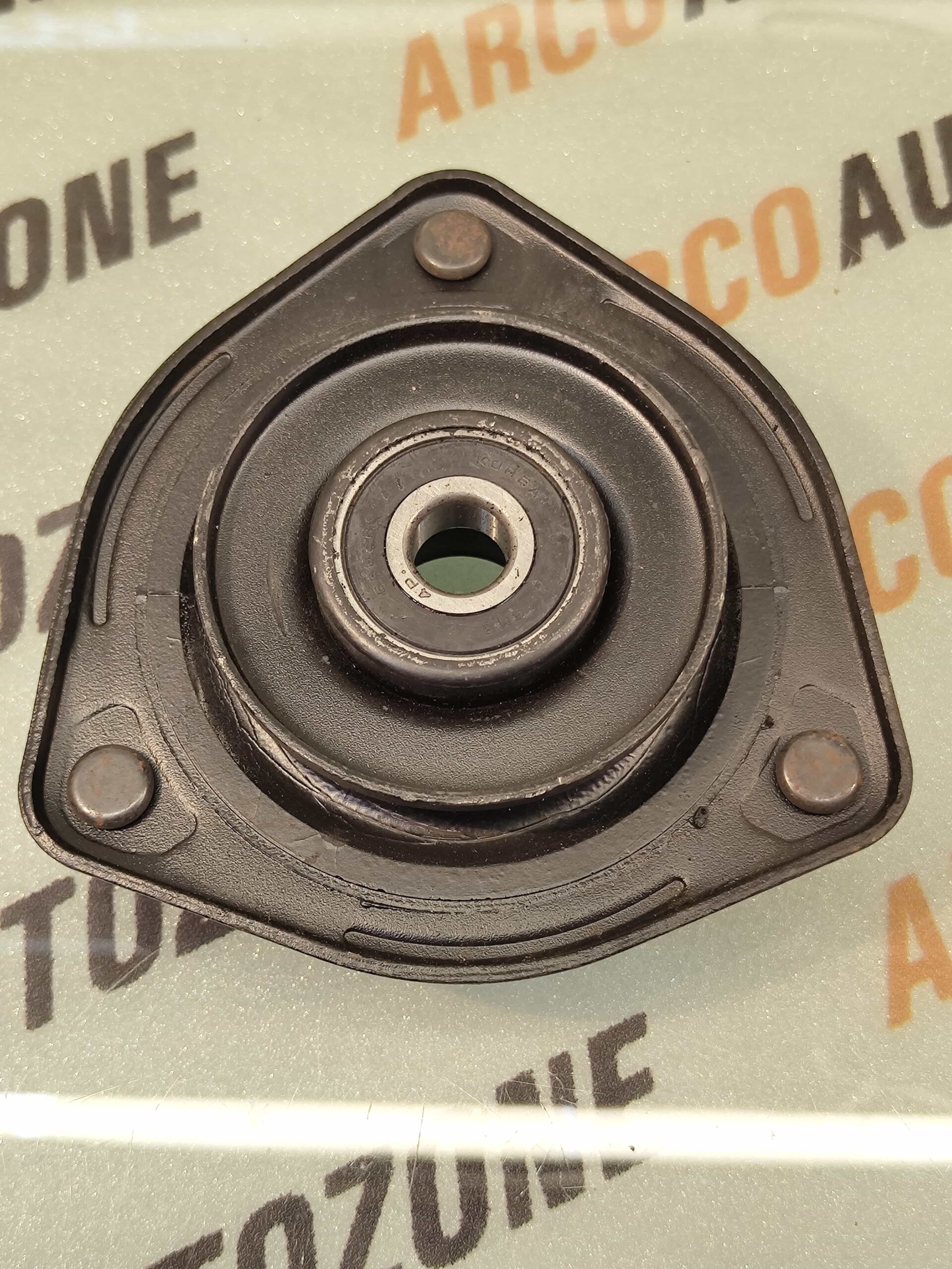 FRONT SHOCKER MOUNTING ACCENT MANDO DCC000235