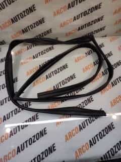 RUN CHANNEL RUBBER TAVERA REAR RIGHT METZELER