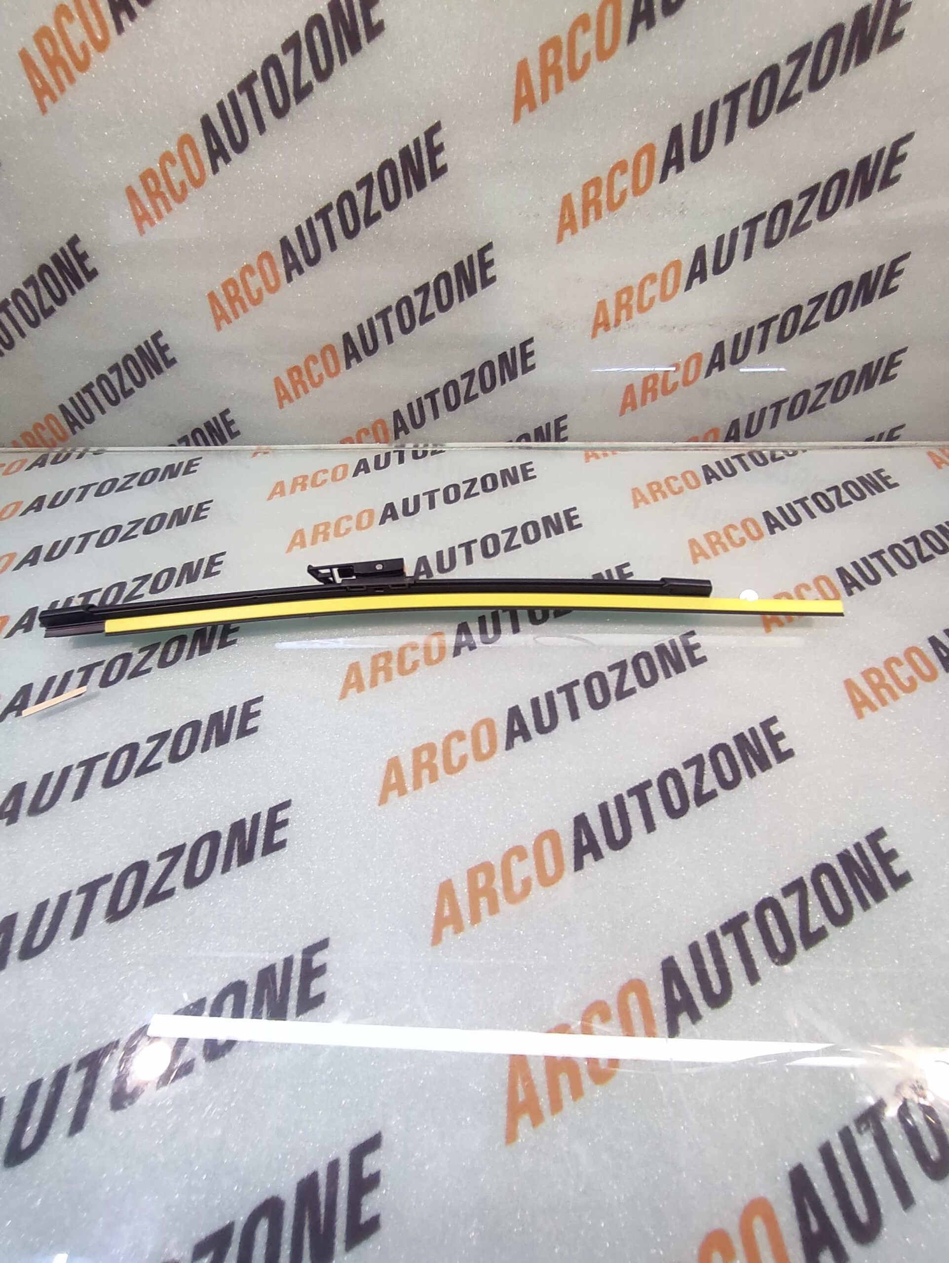 WIPER BLADE LEFT XUV 700 15 VALEO 589536