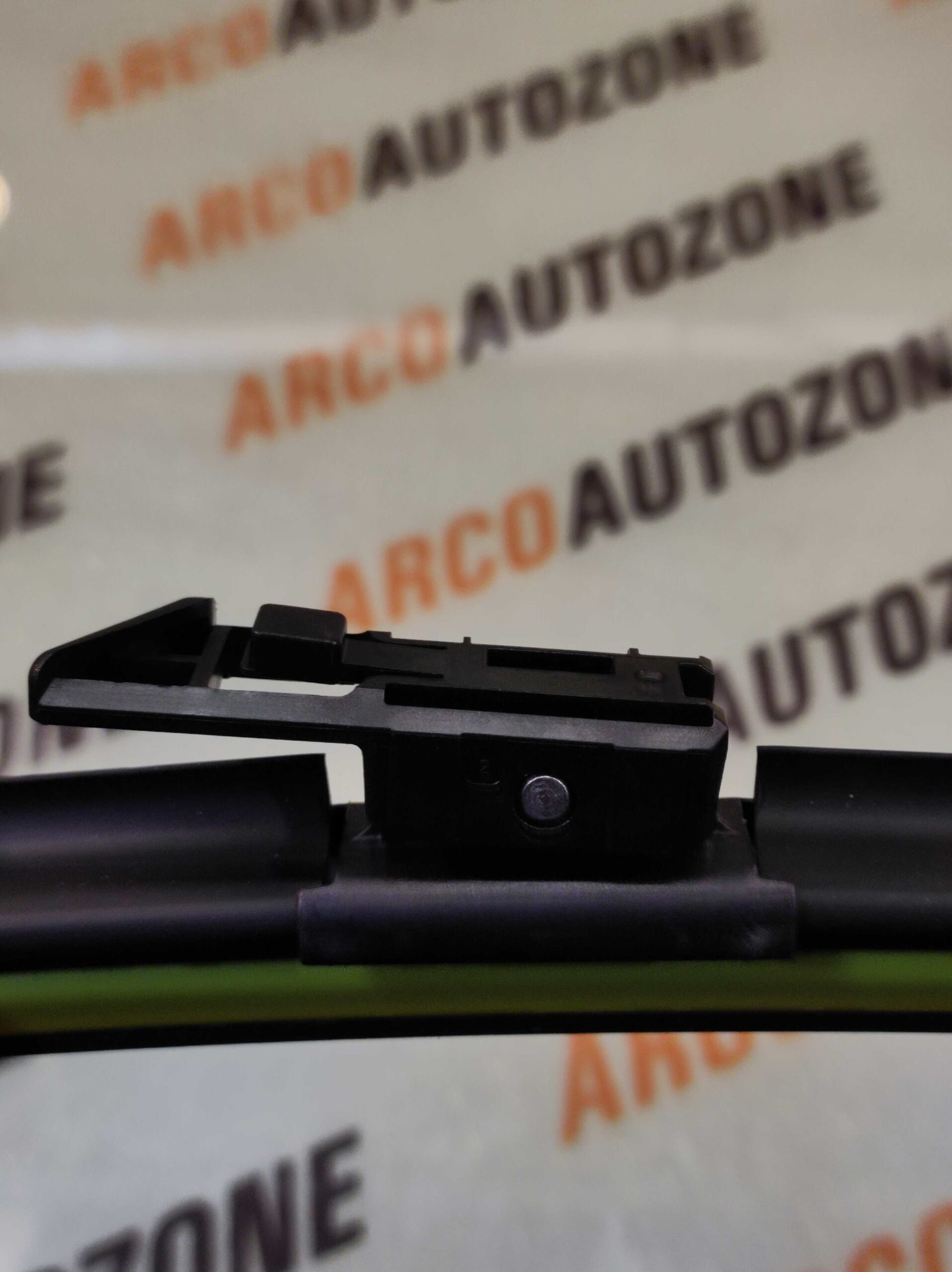 WIPER BLADE LEFT XUV 700 15 VALEO 589536