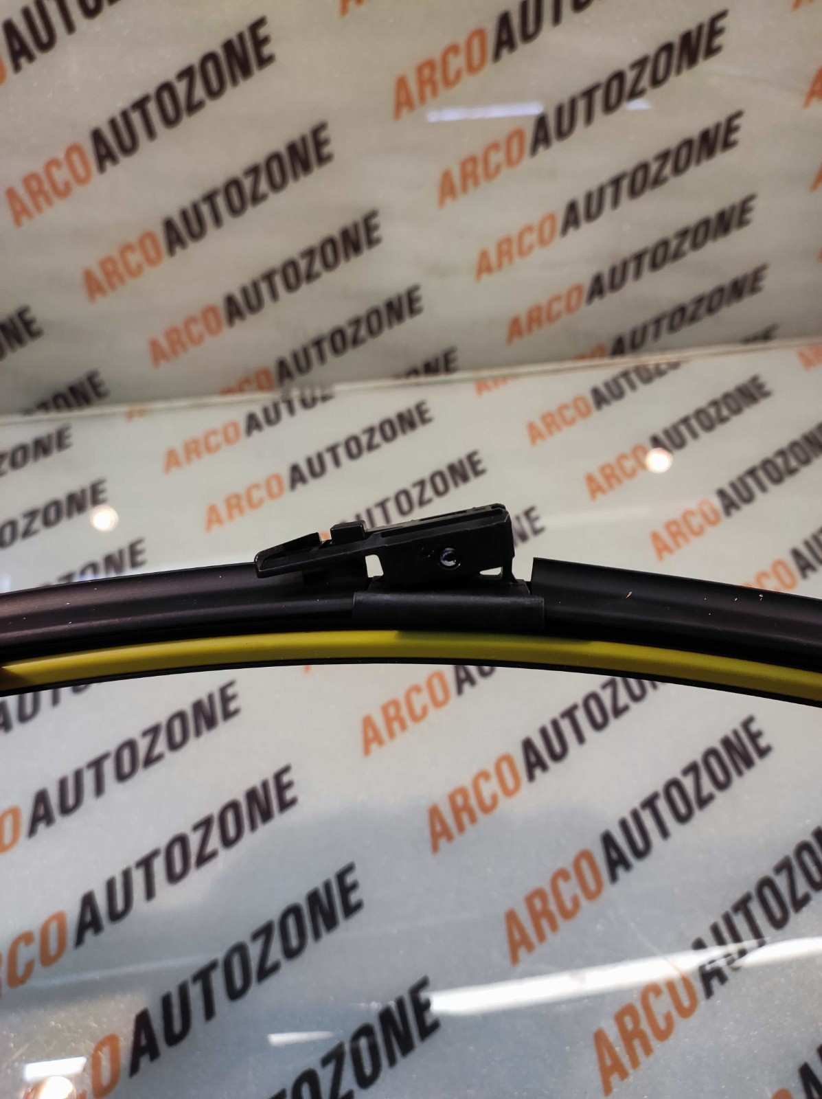 WIPER BLADE RIGHT SCORPIO N 22 VALEO 589644