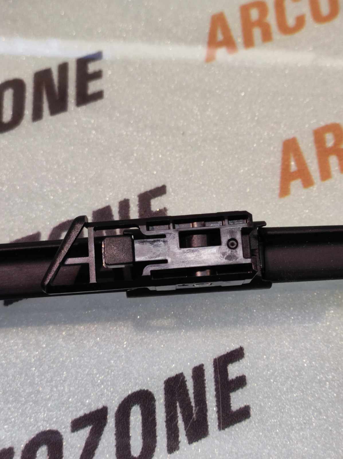 WIPER BLADE LEFT SCORPIO N 18 VALEO 589645