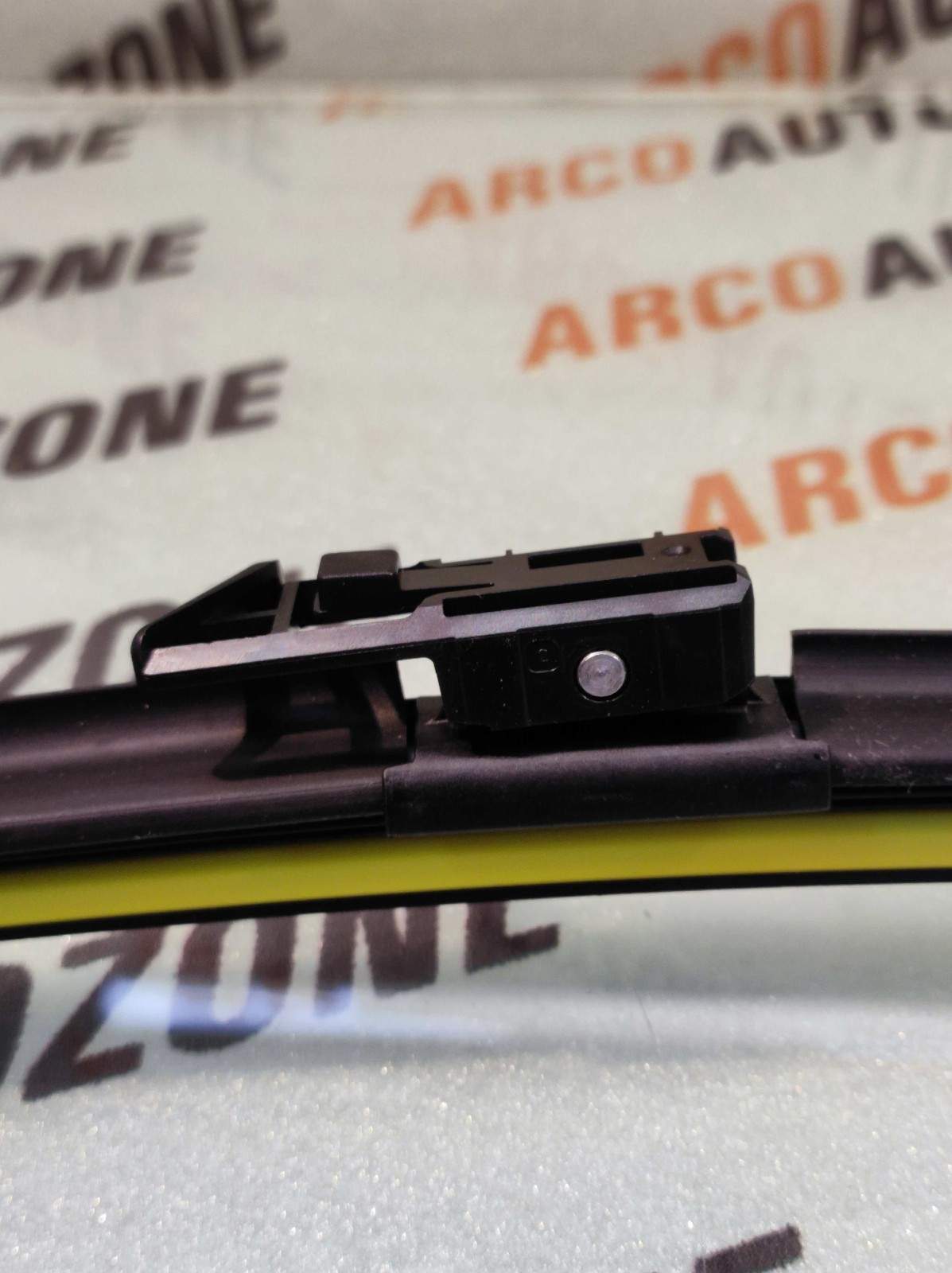 WIPER BLADE LEFT SCORPIO N 18 VALEO 589645