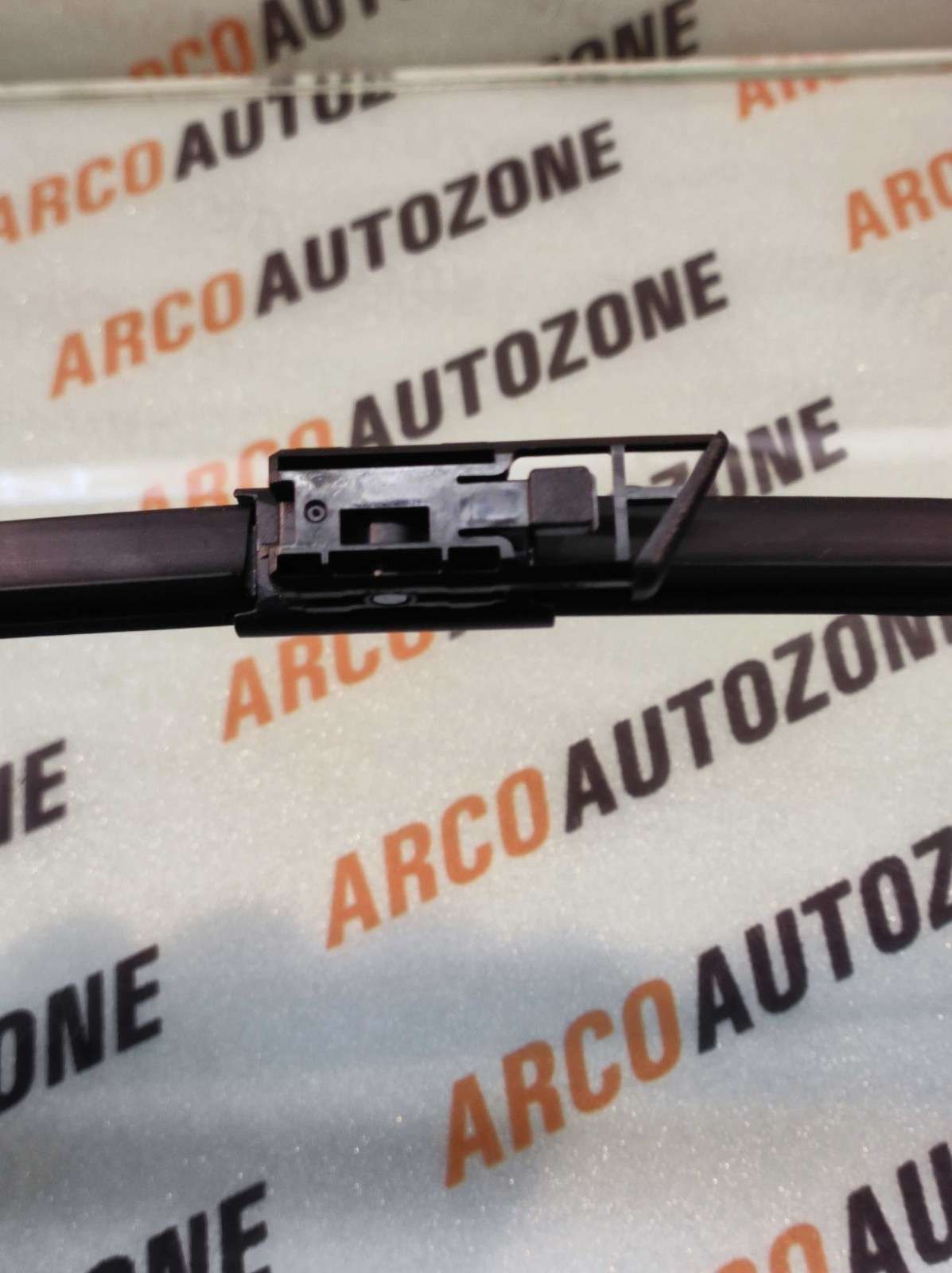 WIPER BLADE RIGHT HECTOR XUV 700 24 VALEO 589644