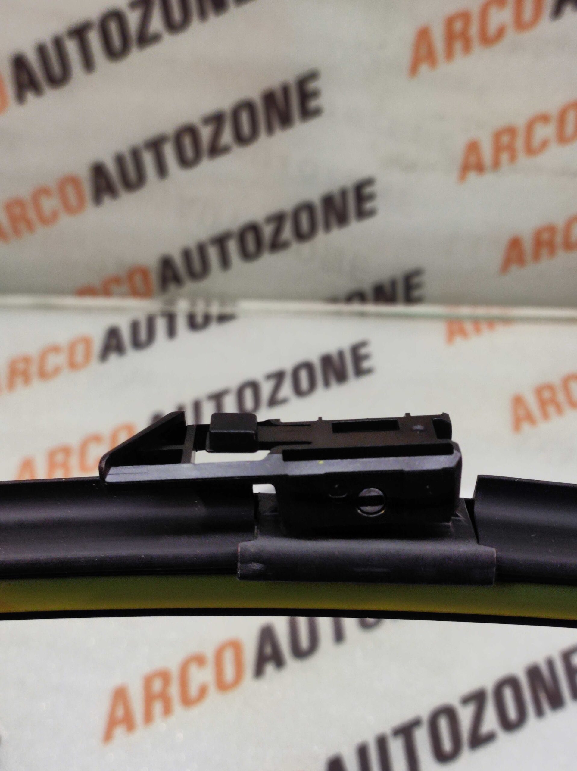 WIPER BLADE LEFT HECTOR 16 VALEO 589647