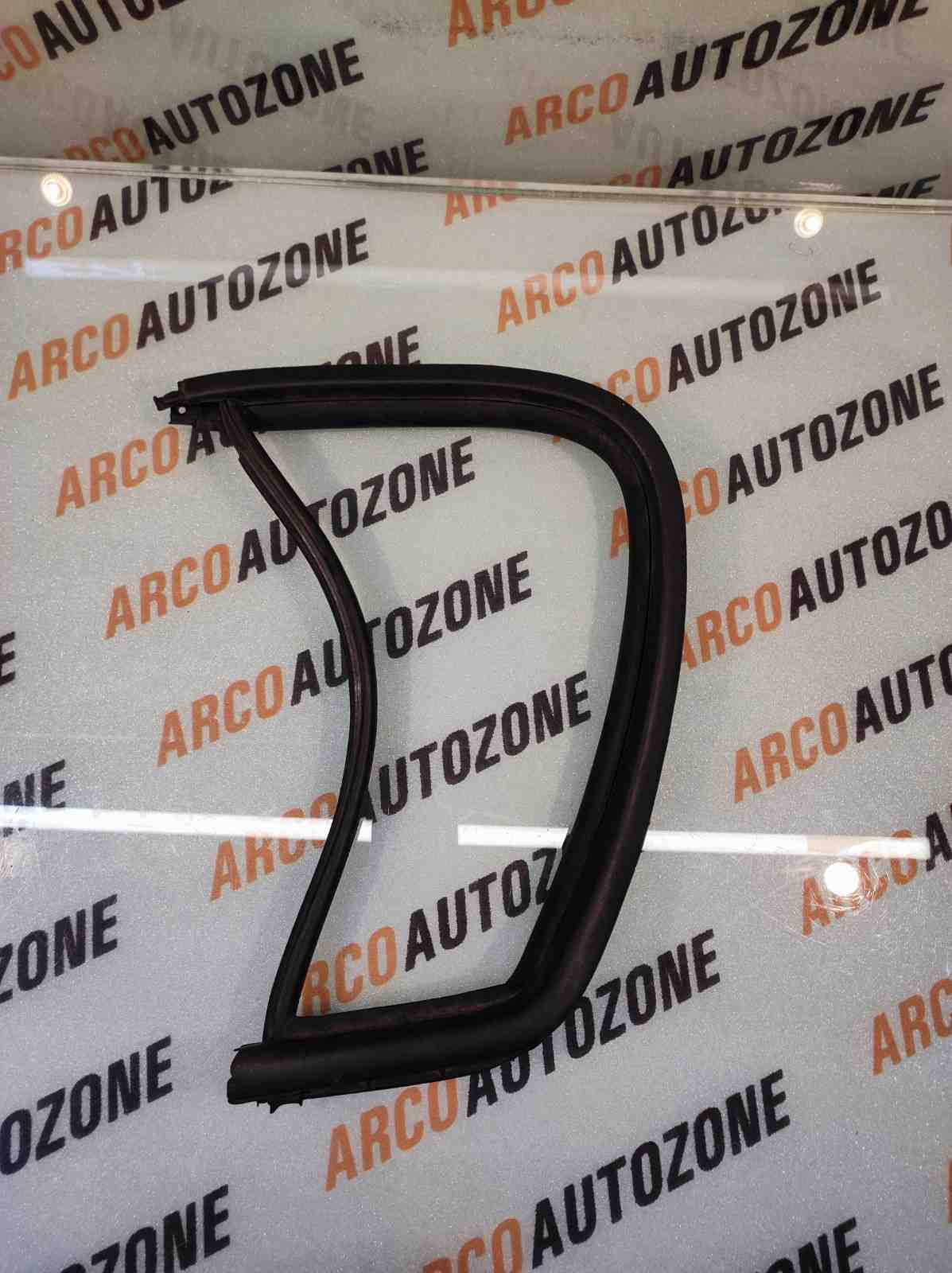 WINDSHIELD MOULDING VERNA T1