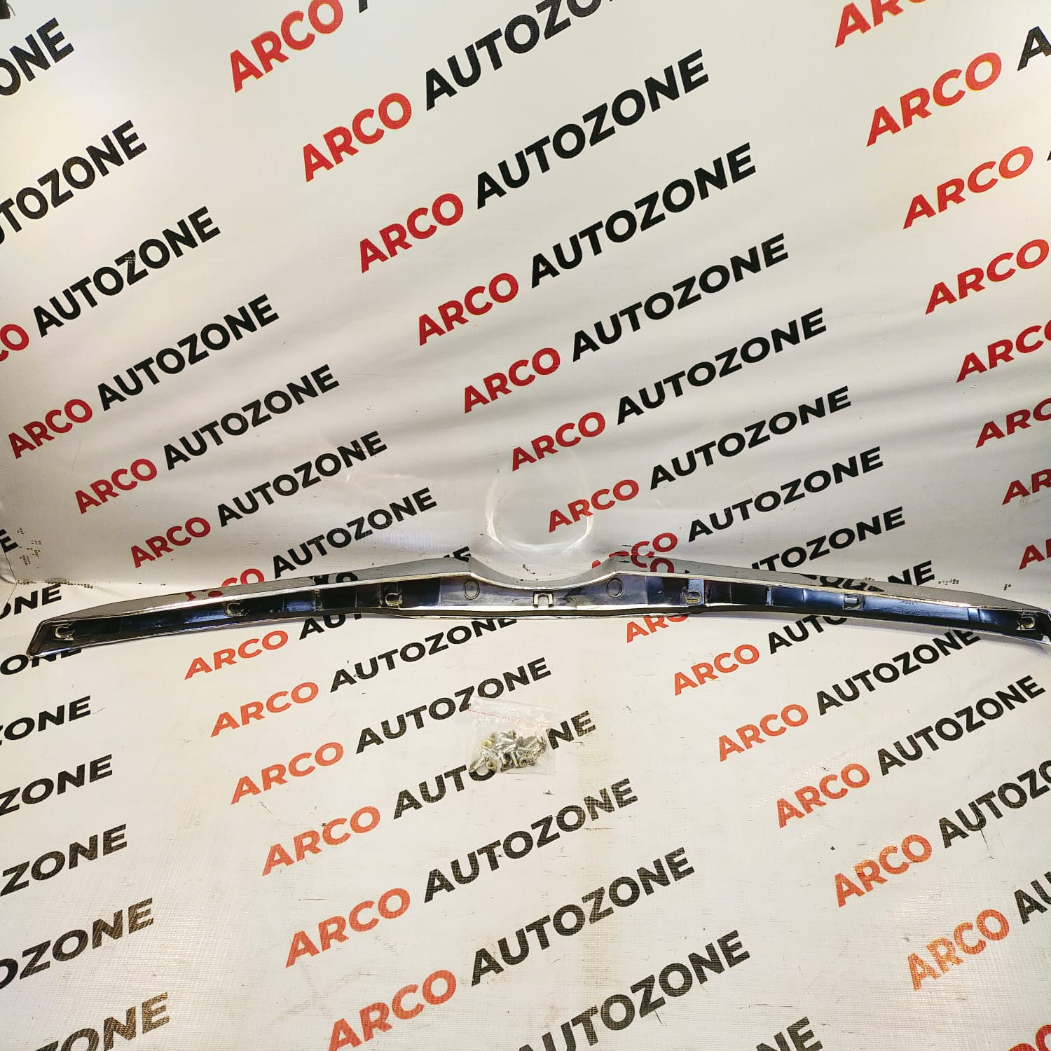 BONNET KNOB INNOVA T3 T4 ACC TYD00311