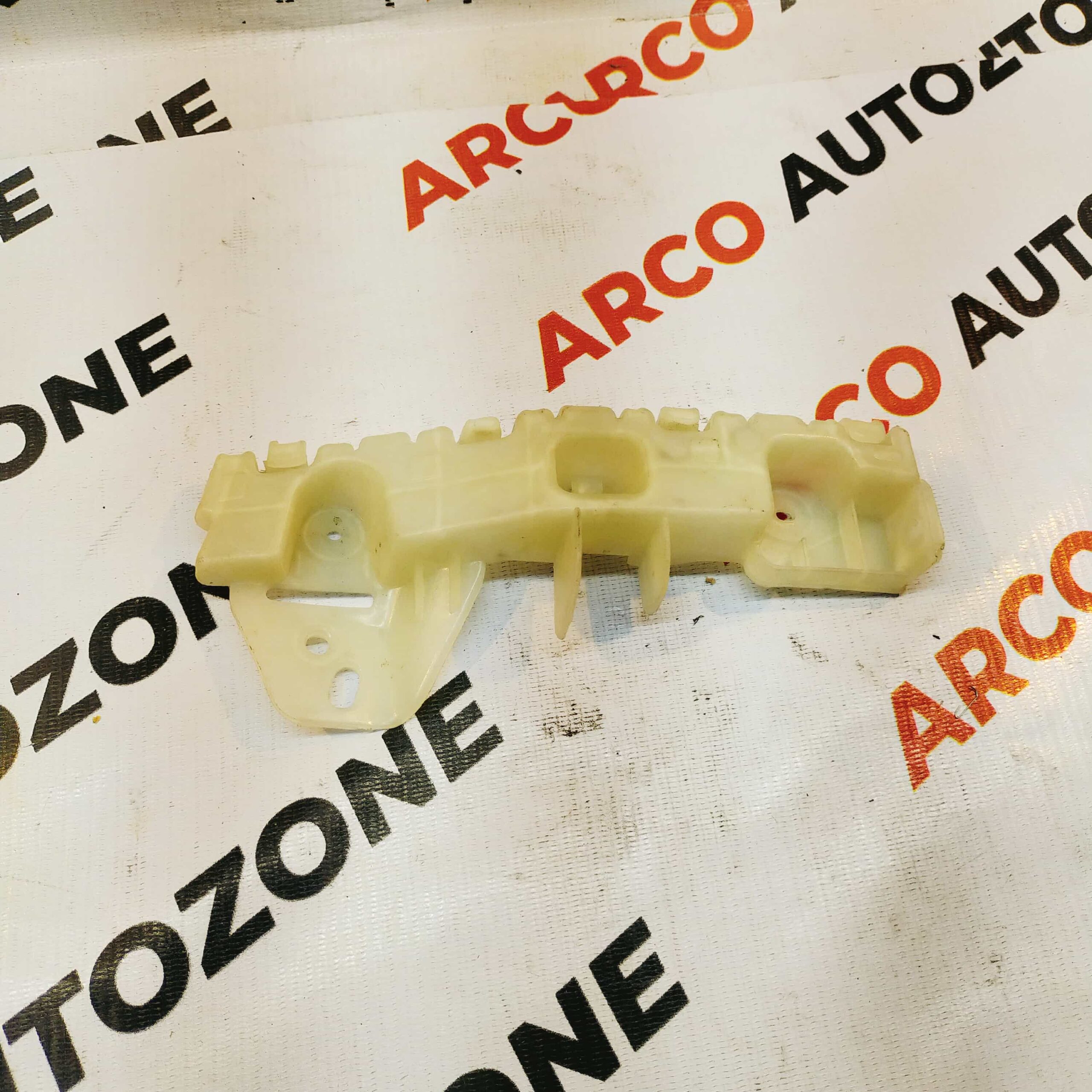 FRONT BUMPER BRACKET BEAT LEFT GM