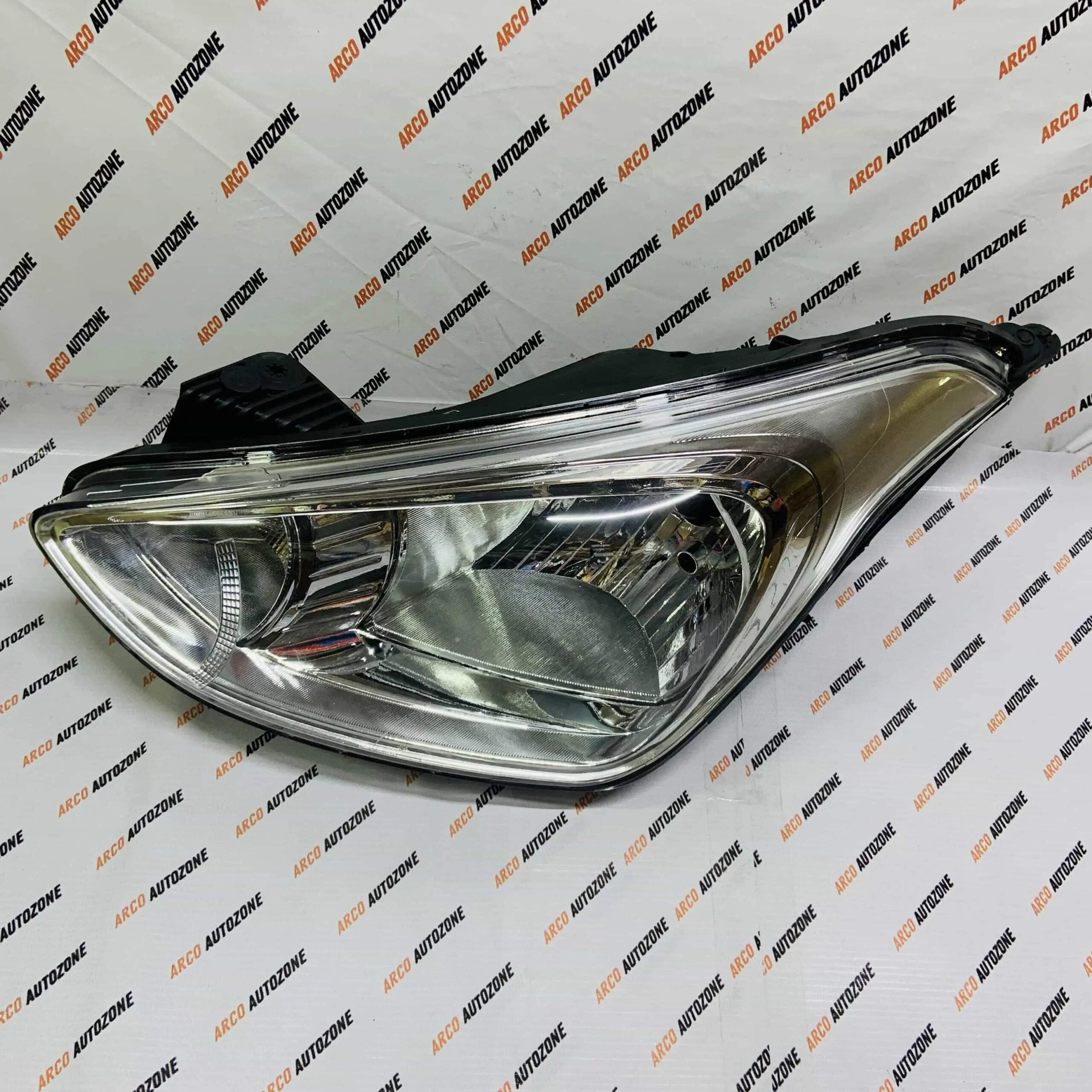 LIGHTING HEAD LIGHT GRAND XCENT LEFT LUMAX