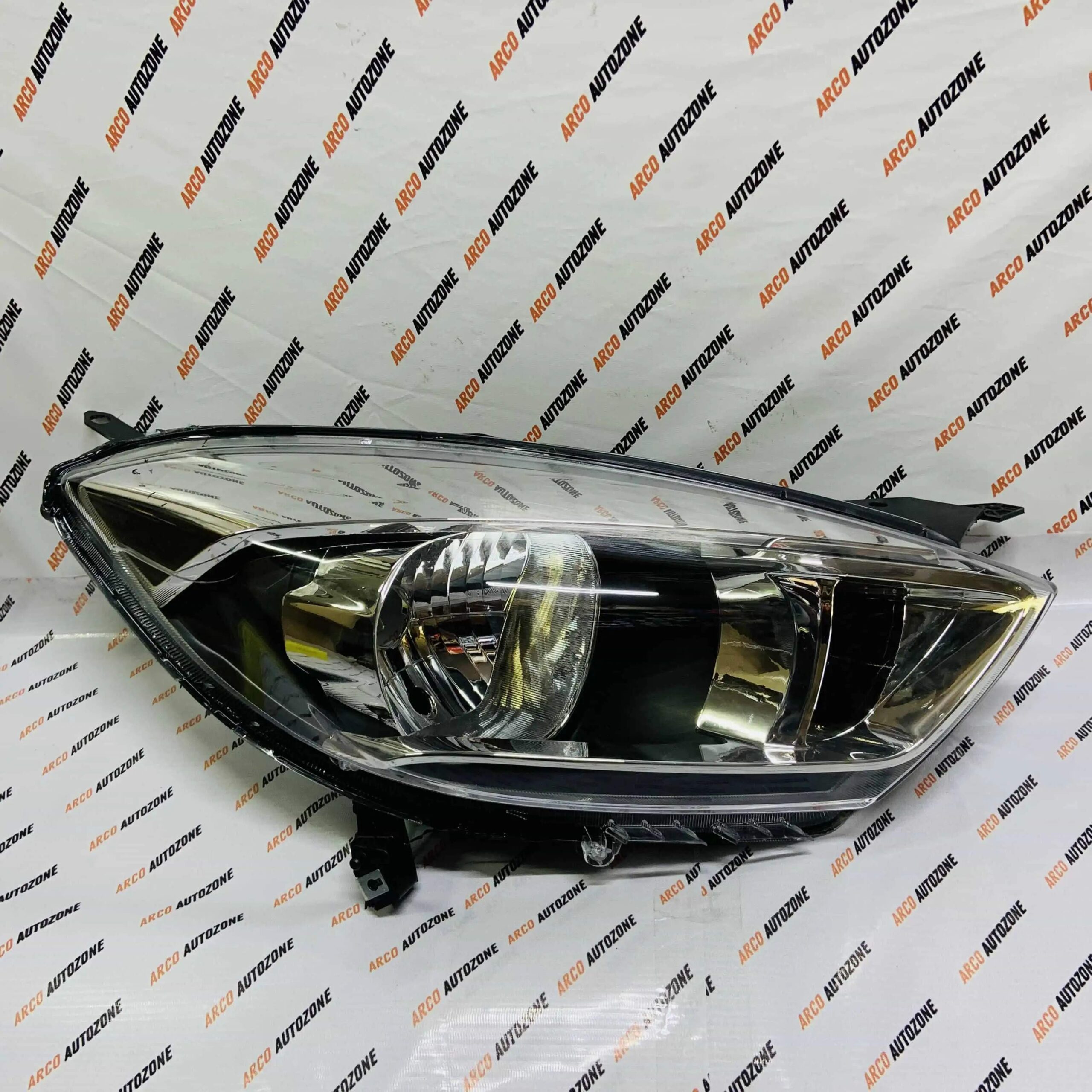 LIGHTING HEAD LIGHT TIAGO 1ST GEN RIGHT LUMAX 115HLUWMR