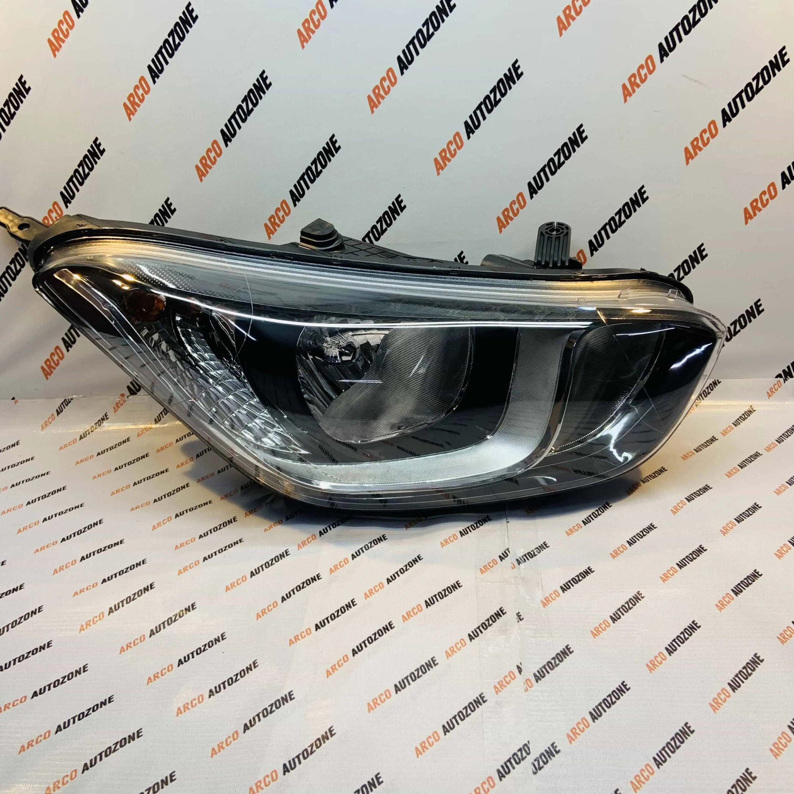 LIGHTING HEAD LIGHT I20 T2 RIGHT HYU 921021J570