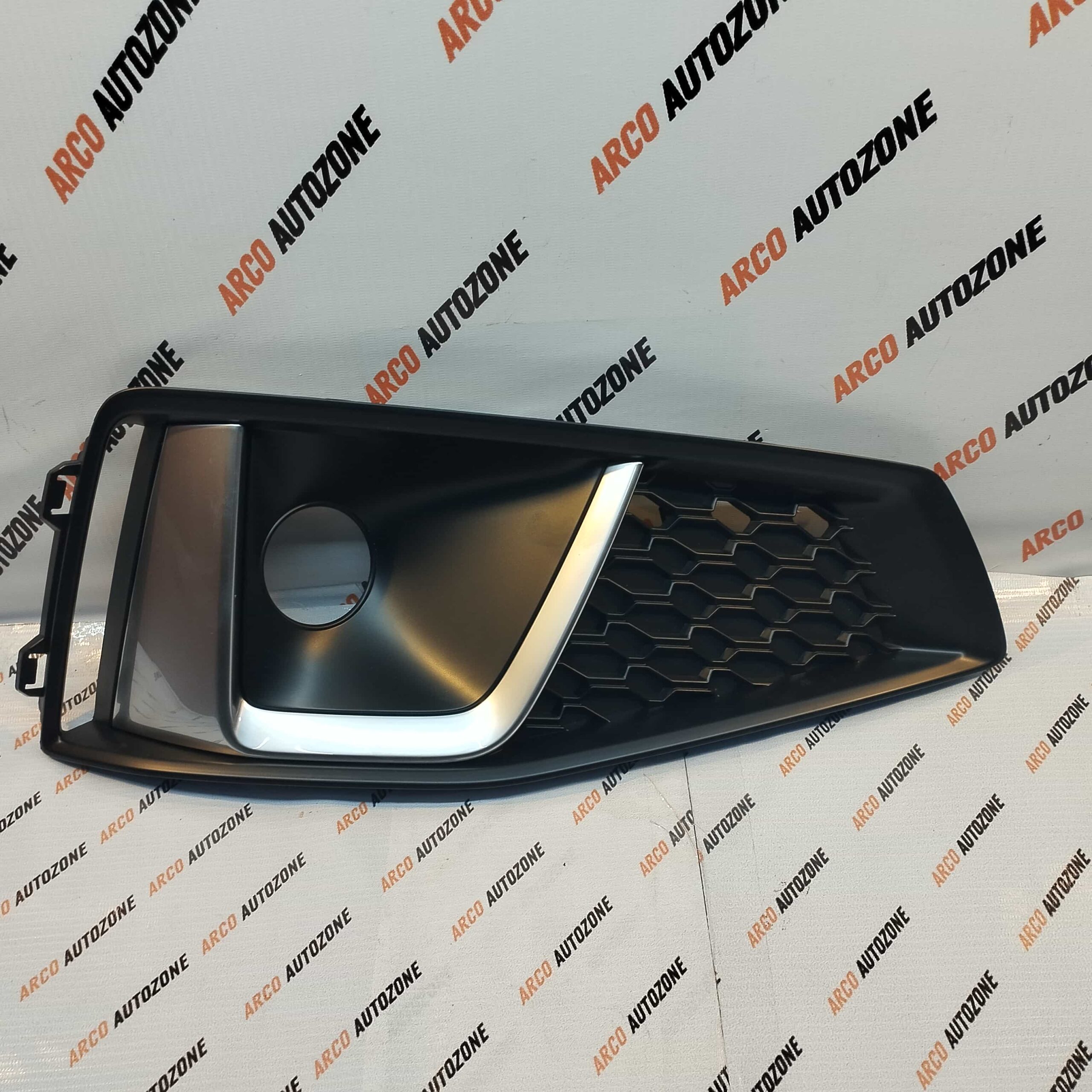 FOG LAMP COVER AUDI A4 NEW RIGHT 8WD807682J
