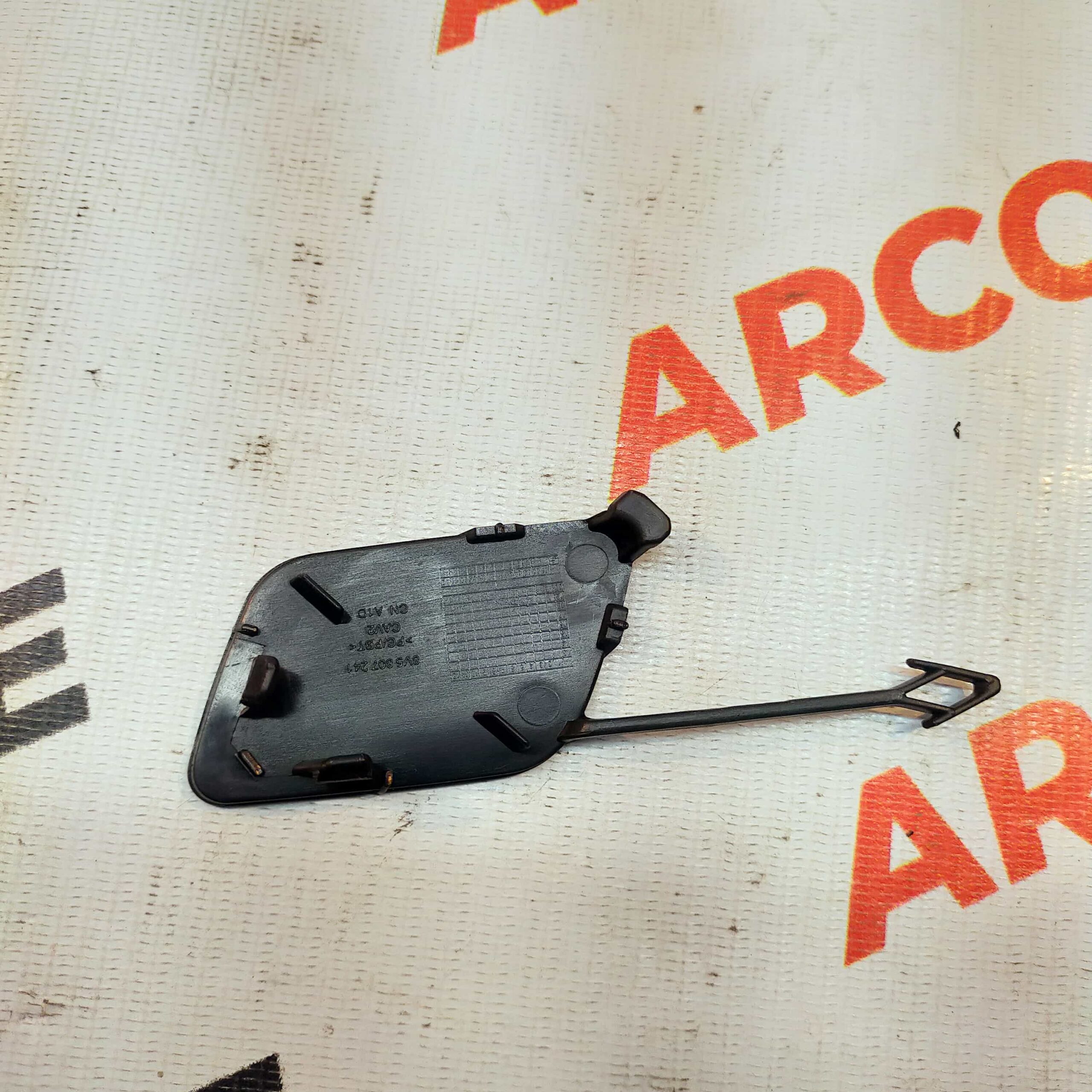 TOW CAP A3 IMP 8V5807241