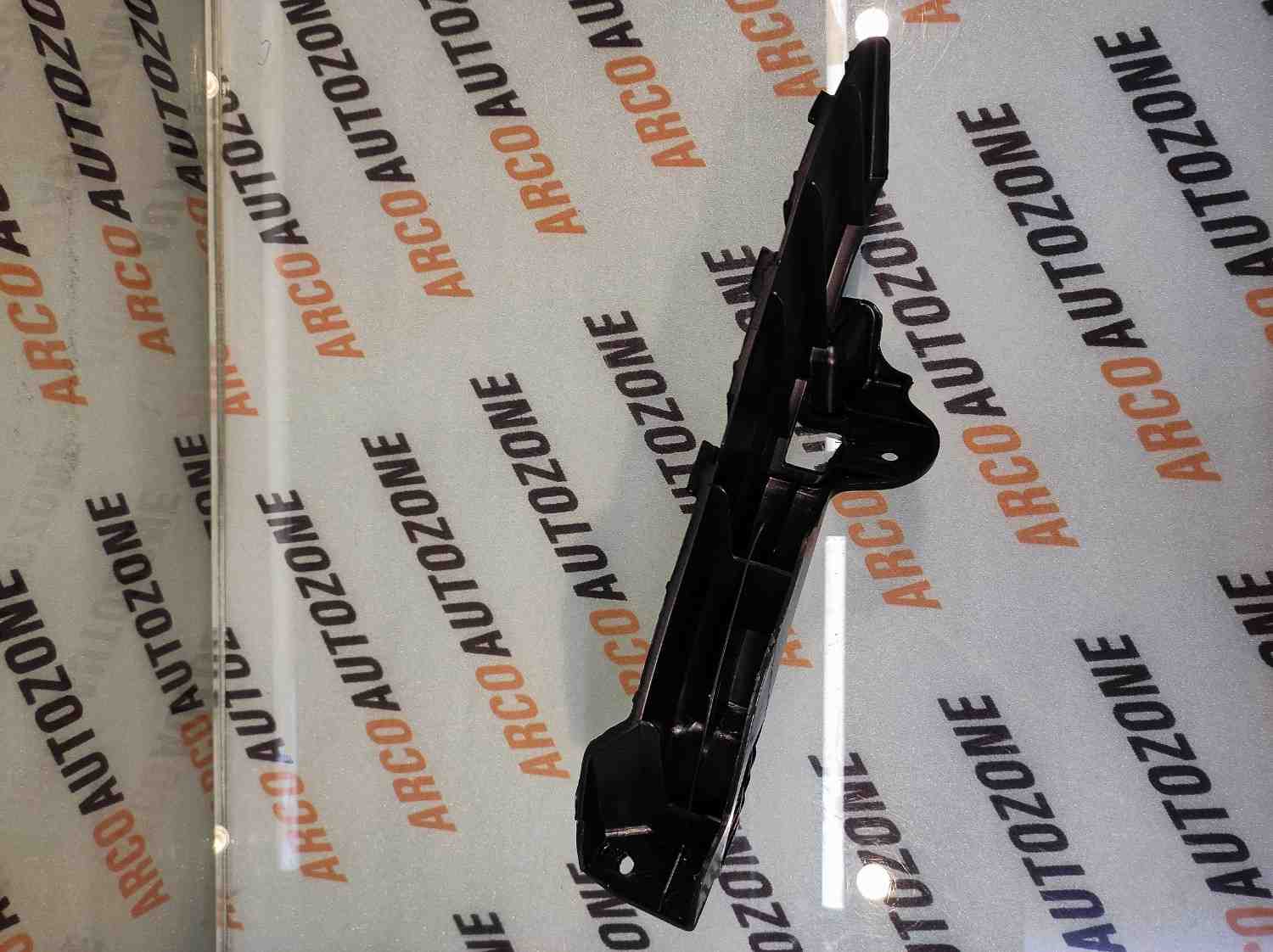 HEAD LIGHT BRACKET I20 T2 RIGHT HYU 865821J500