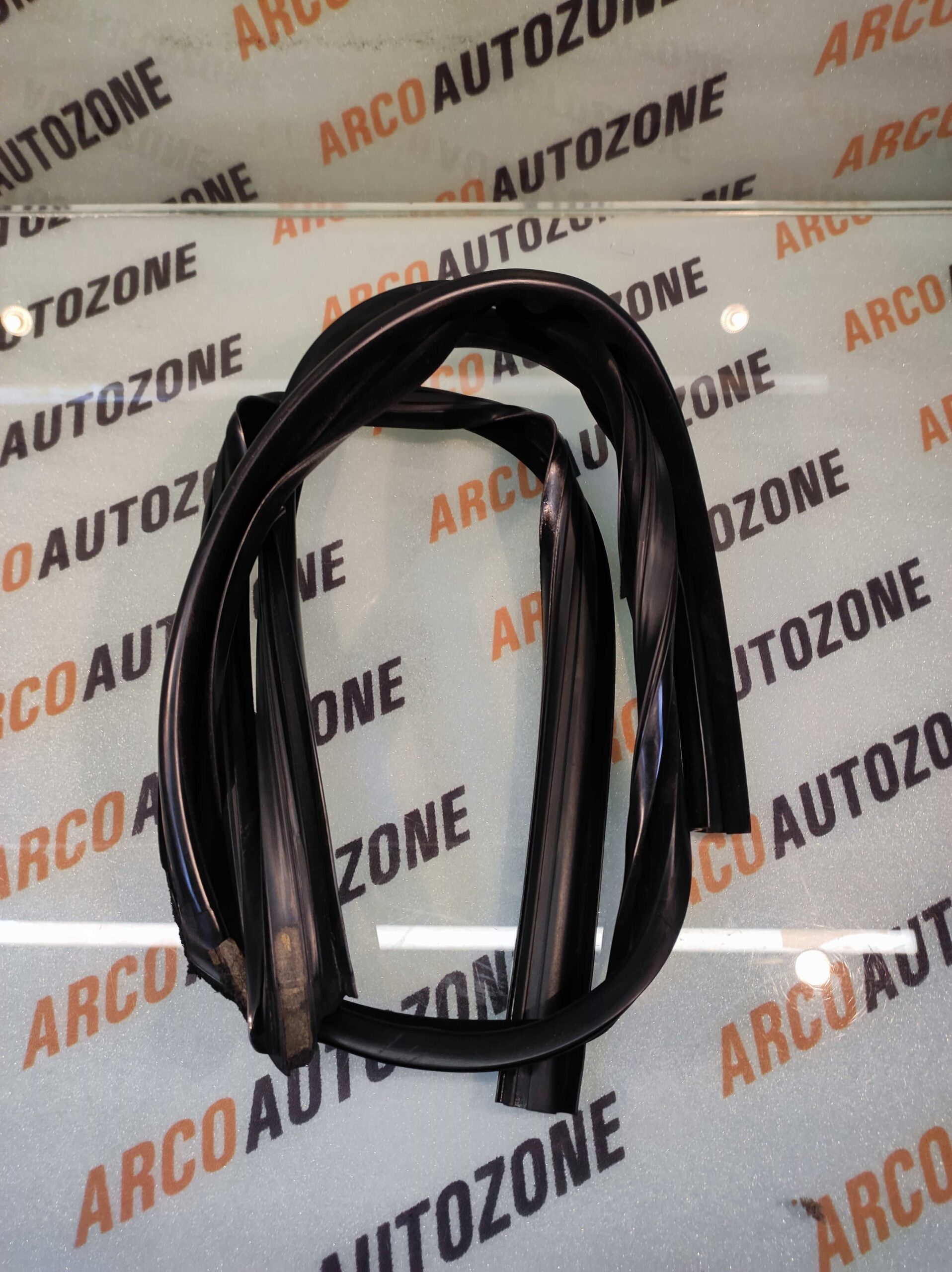 RUN CAHNNEL RUBBER EON FRONT RIGHT
