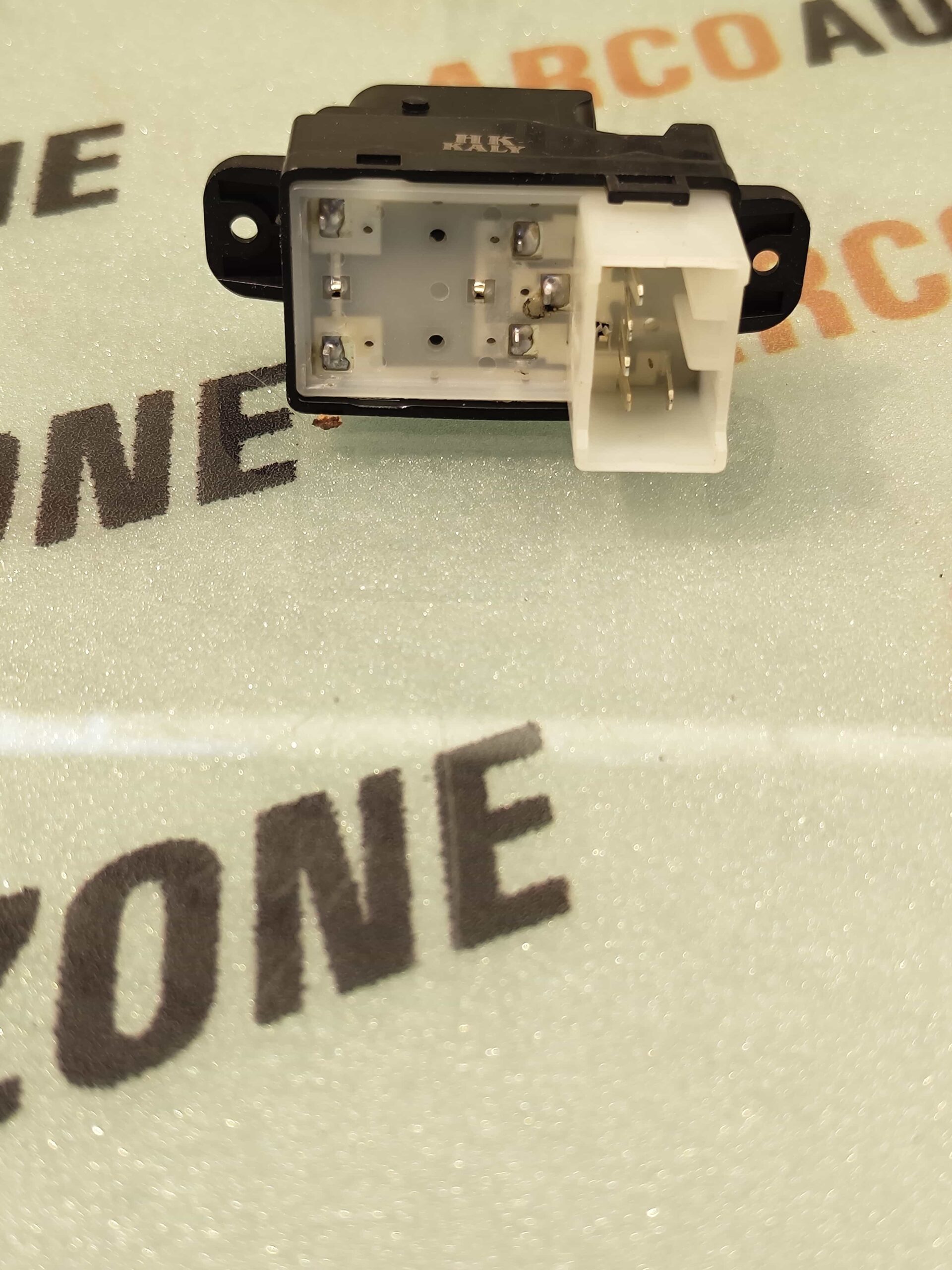 POWER WINDOW SWITCH SINGLE I10 I20 7 PIN IMP