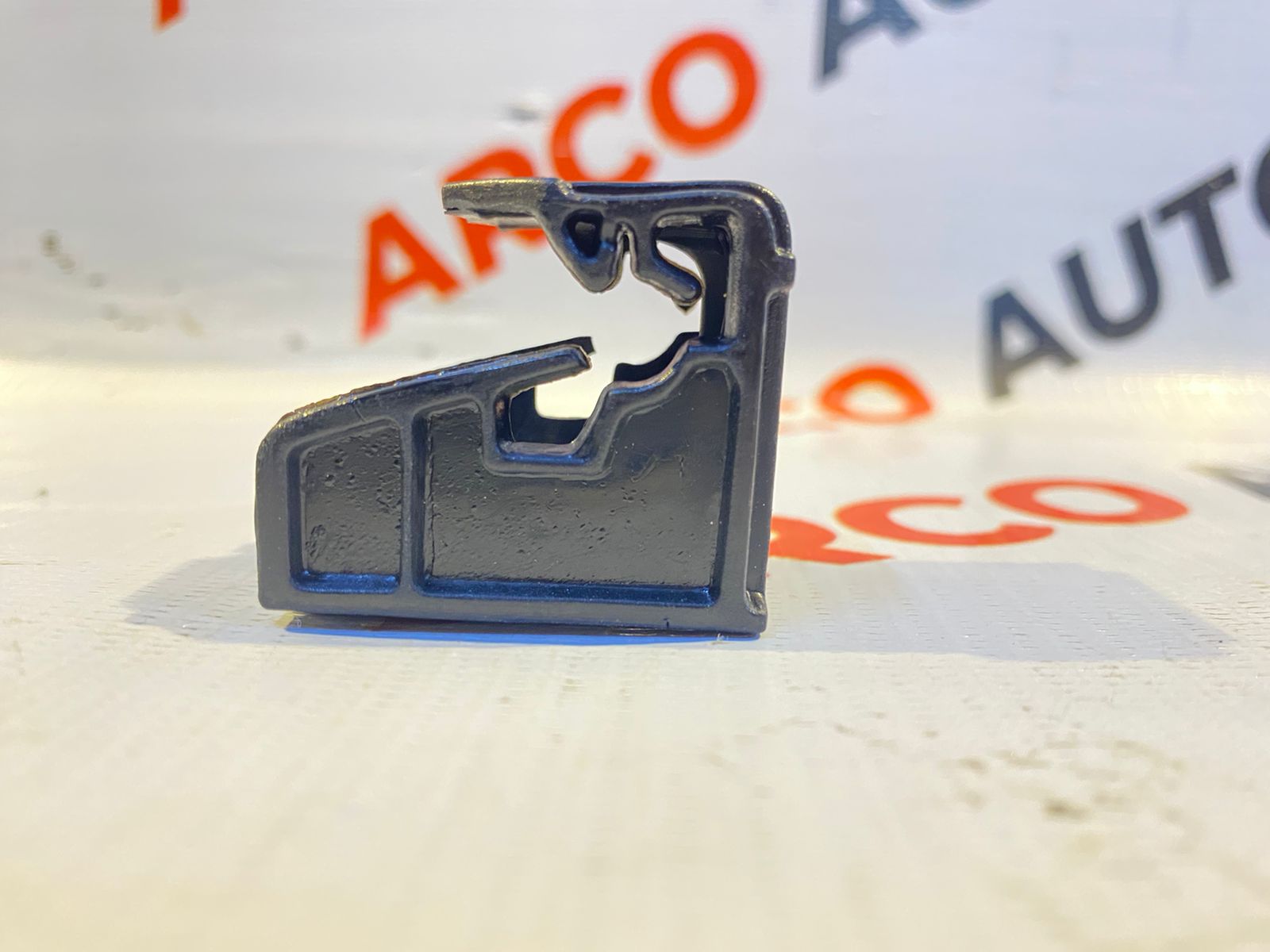 HEAD LIGHT LOCK POLO VENTO RAPID IND 6R0941511