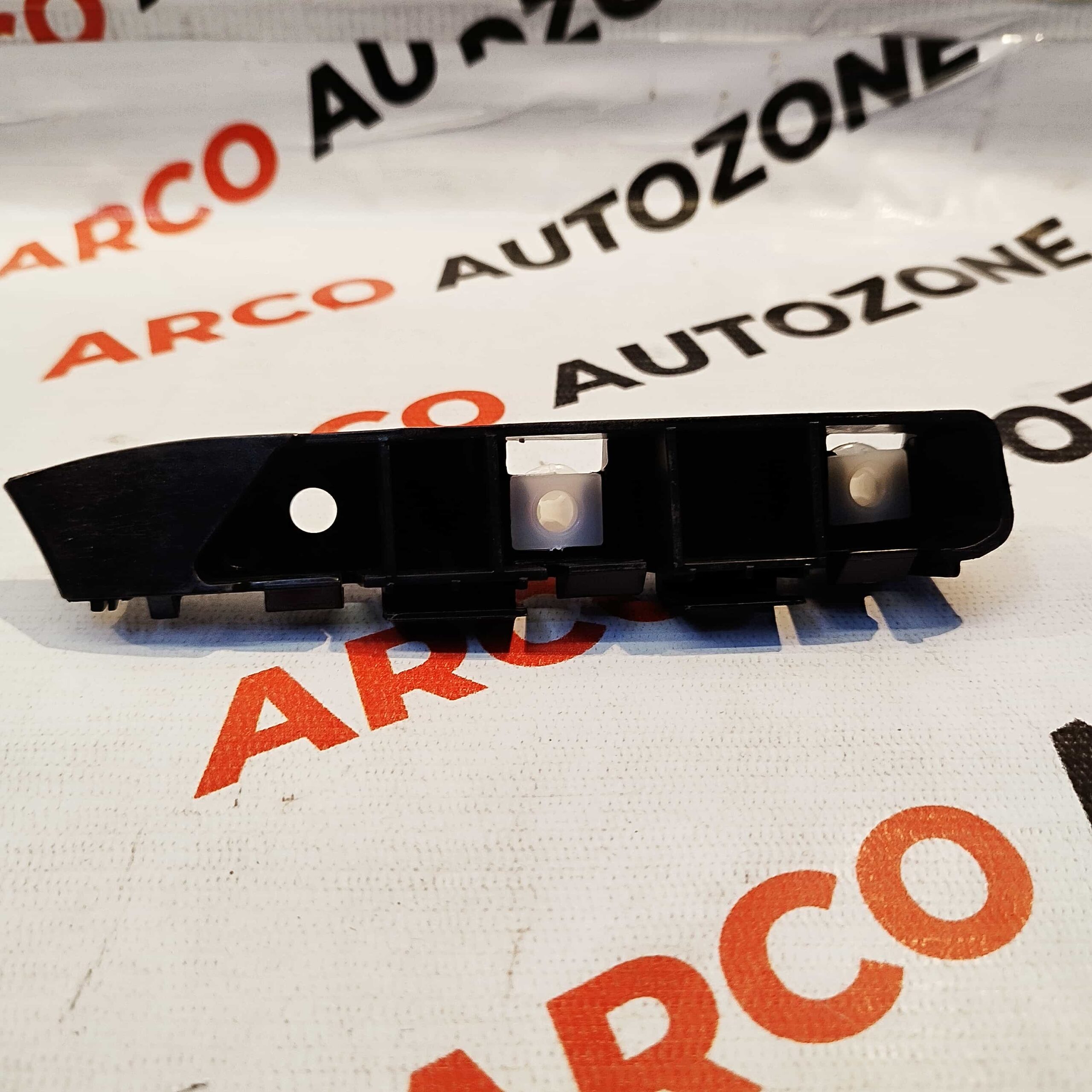 FRONT BUMPER BRACKET I10 T1 T2 RIGHT HYU 865920X000