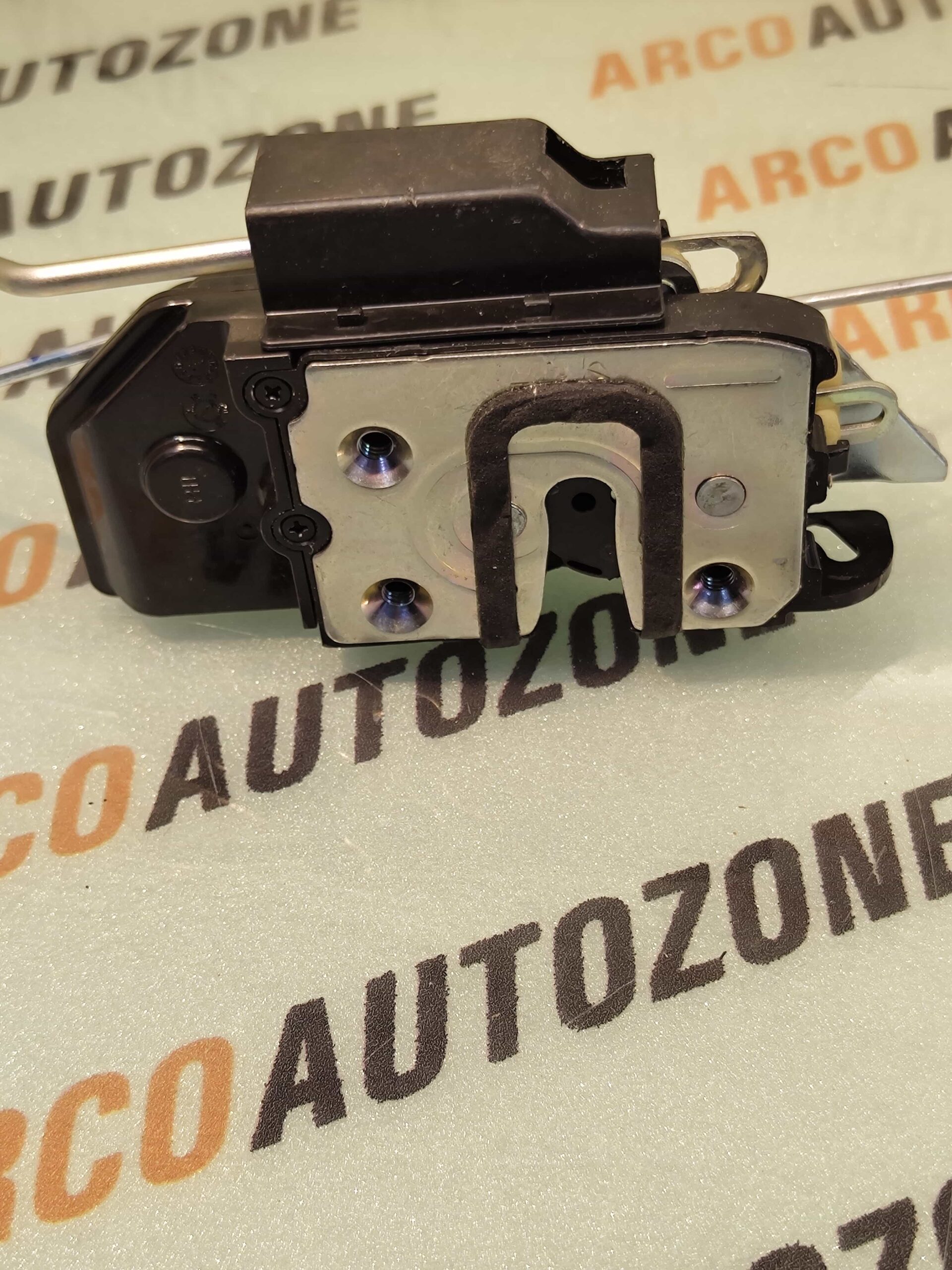 DOOR LATCH I10 FRONT RIGHT HYU 813200X121
