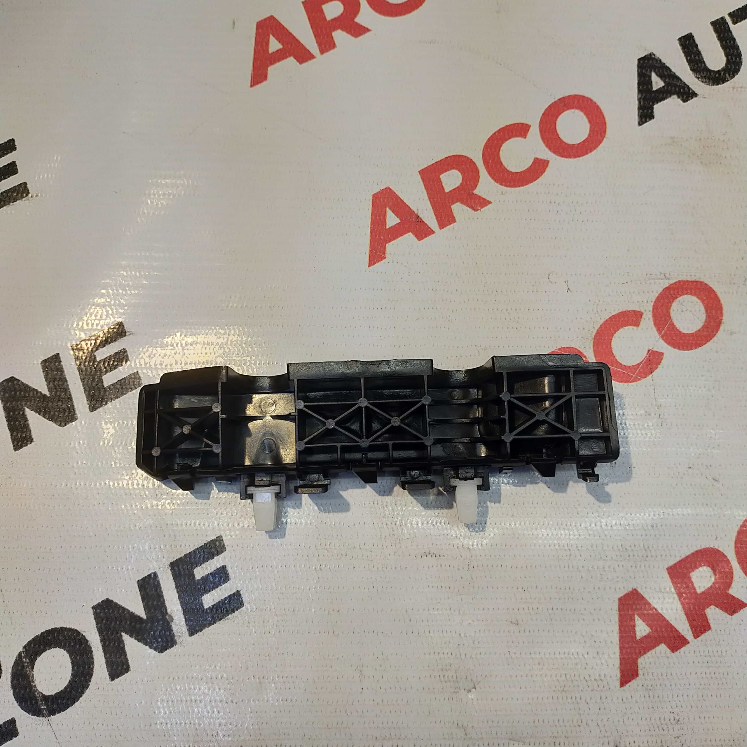 FRONT BUMPER BRACKET ELITE LEFT HYU 86513C7000