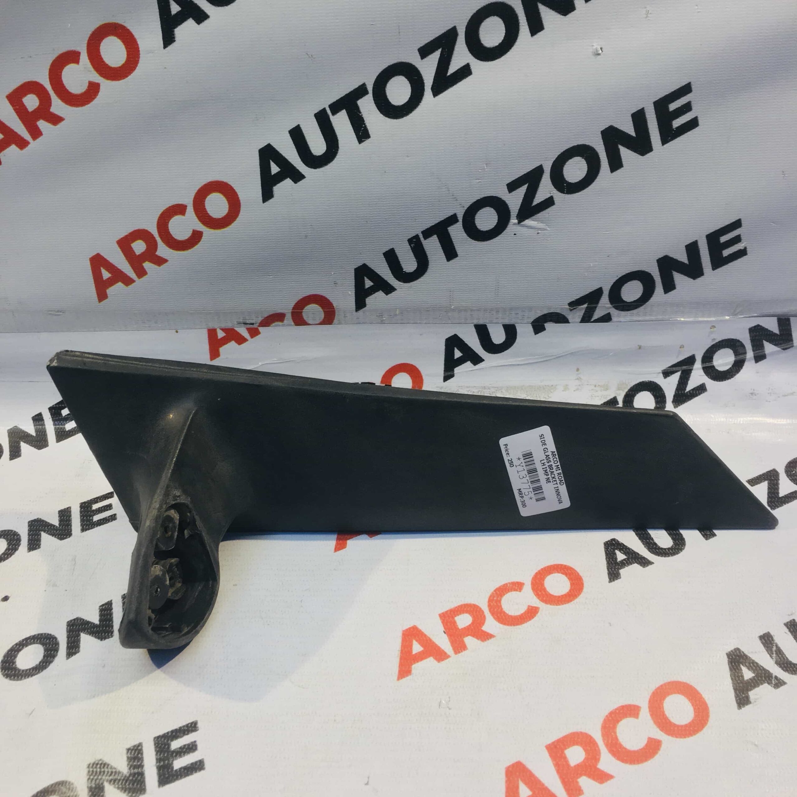 SIDE MIRROR BRACKET INNOVA LEFT IMP NE