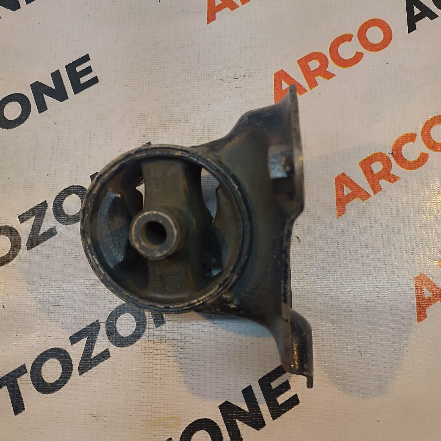 ENGINE MOUNTING XUV 500 FRONT