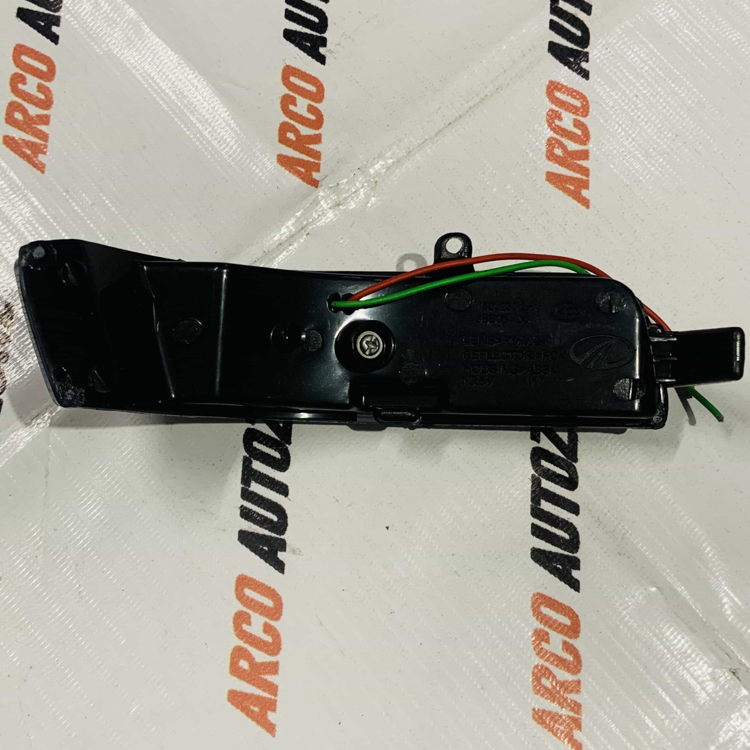 SIDE MIRROR INDICATOR XUV500 LEFT NEO