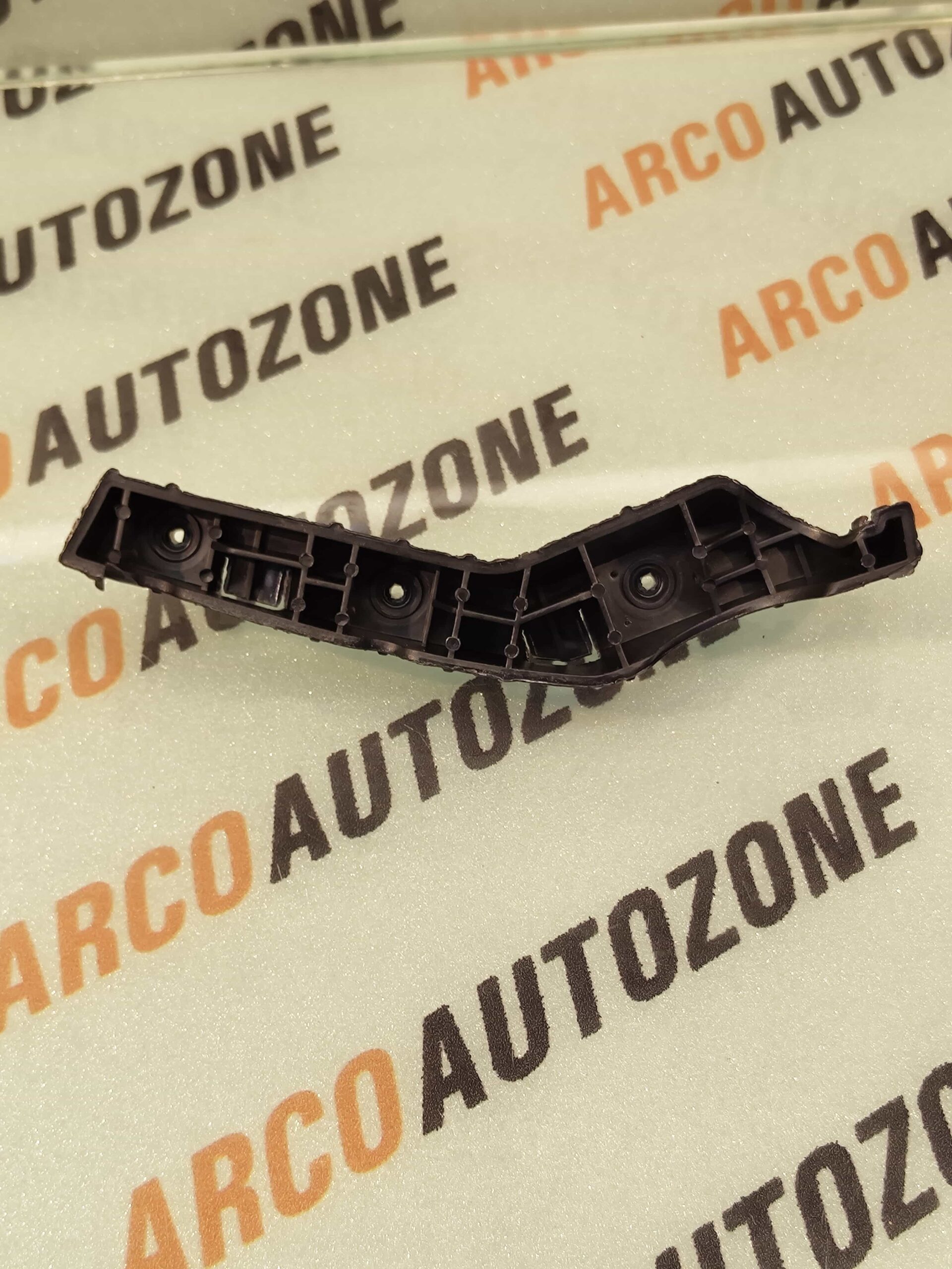 FRONT BUMPER BRACKET EON LEFT HYU 865134N000