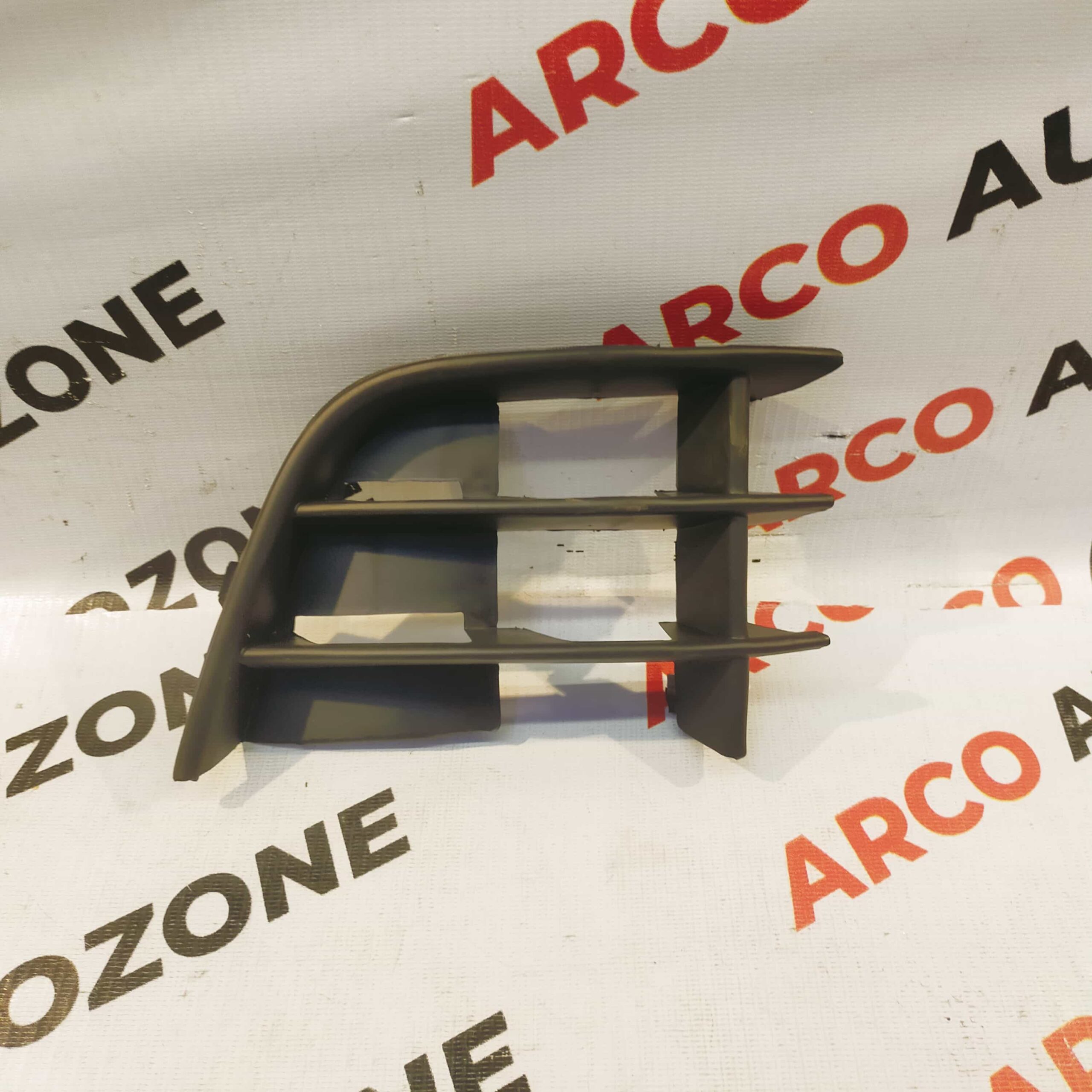 LOWER GRILL FABIA T2 RAPID T1 LEFT KONE ACC SKDFA2FBSGL