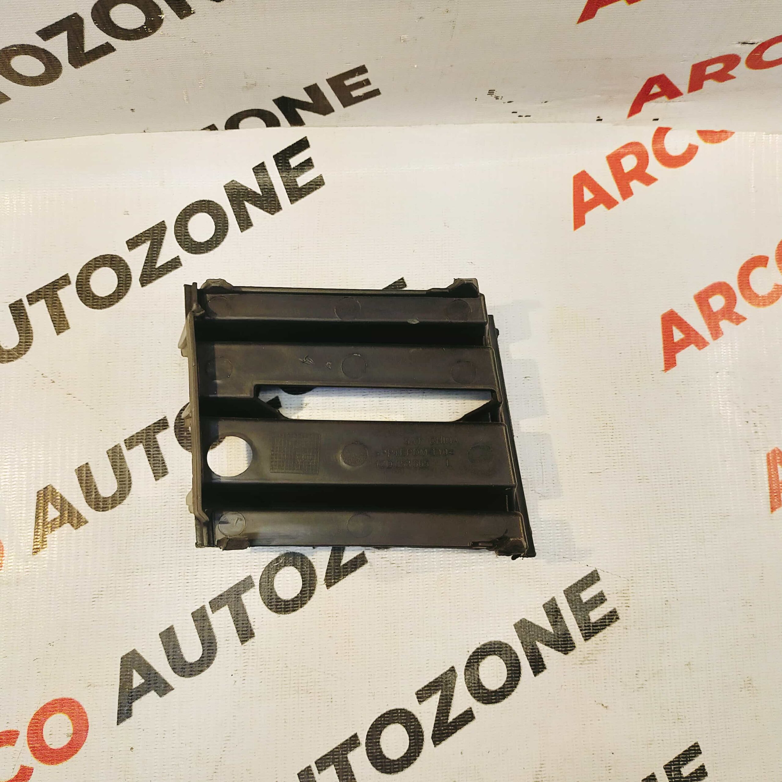 FOG LAMP COVER LAURA T1 LEFT KONE 1ZD853665