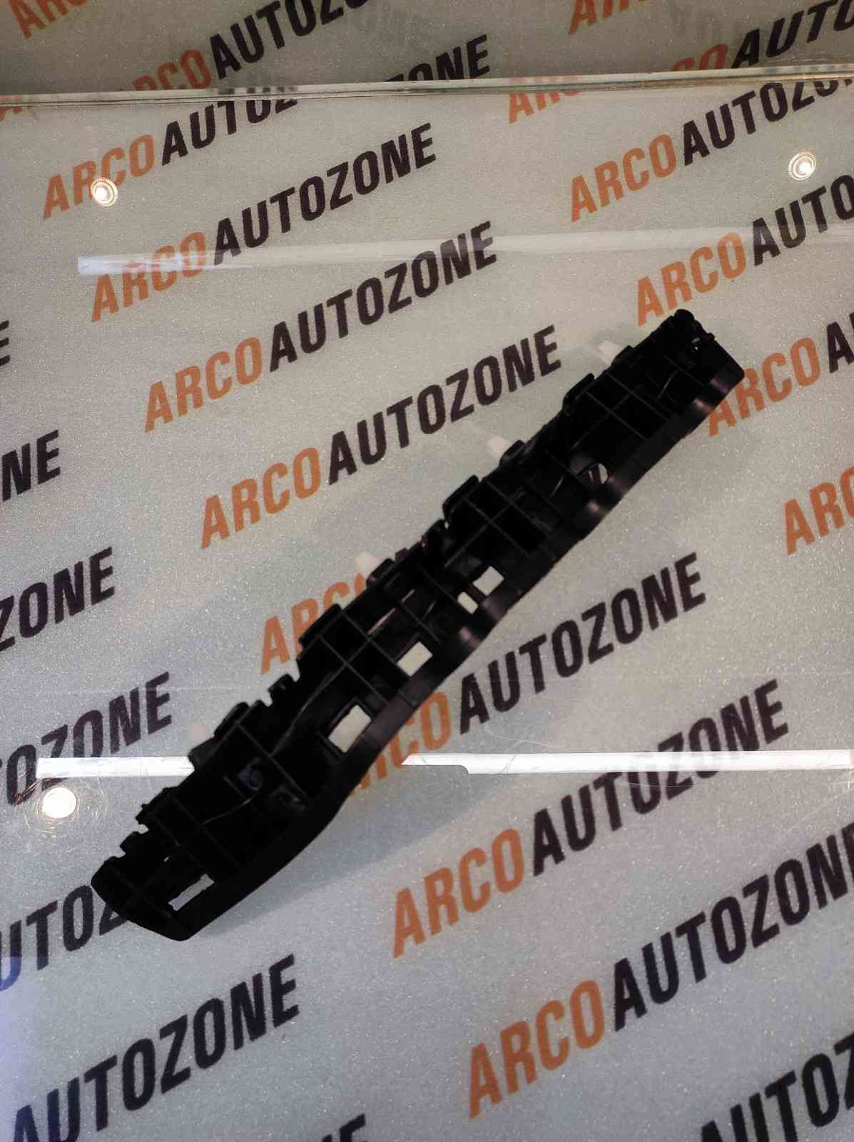 REAR BUMPER BRACKET EON RIGHT HYU 866144N000