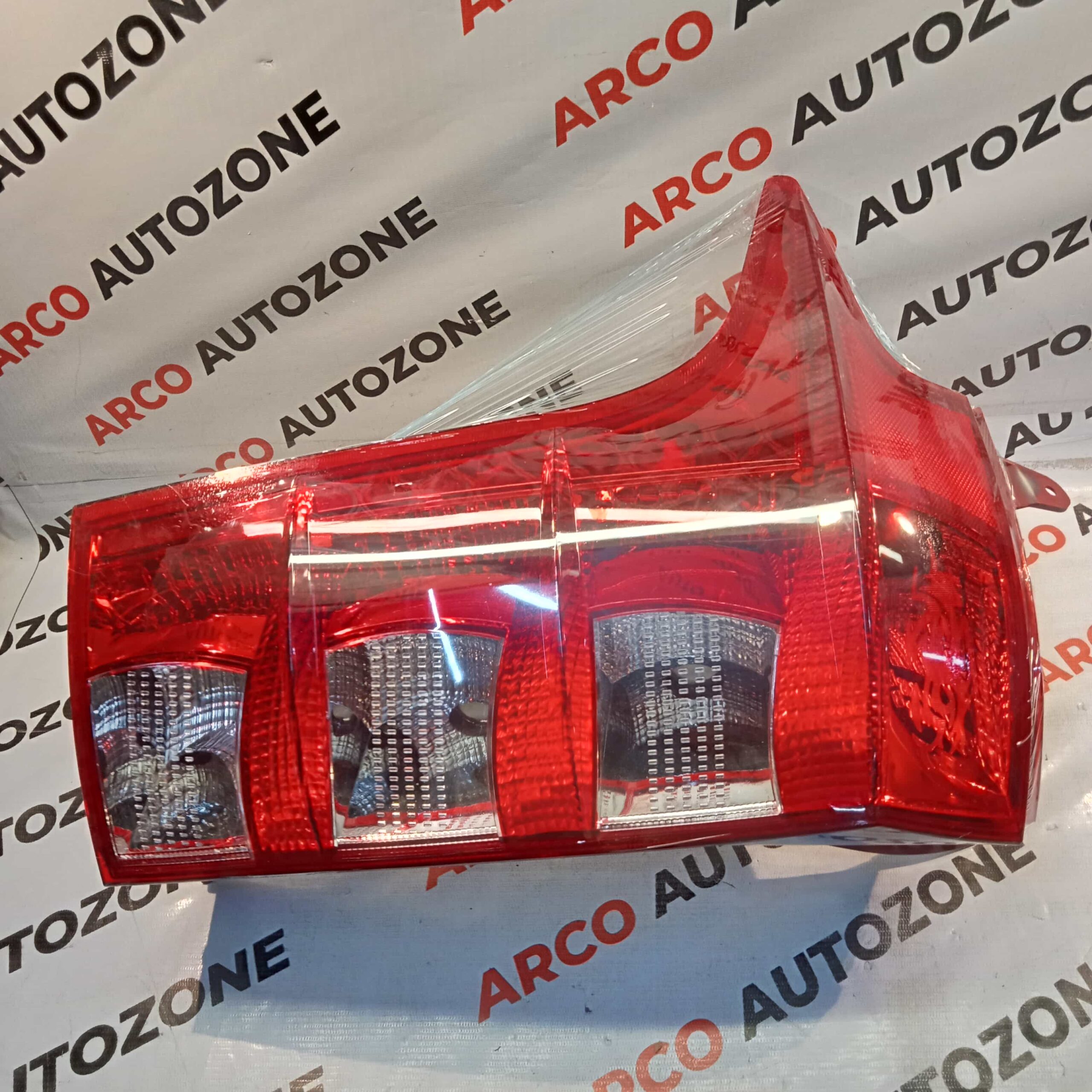 LIGHTING TAIL LIGHT XUV500 T2 LEFT 99919XUL
