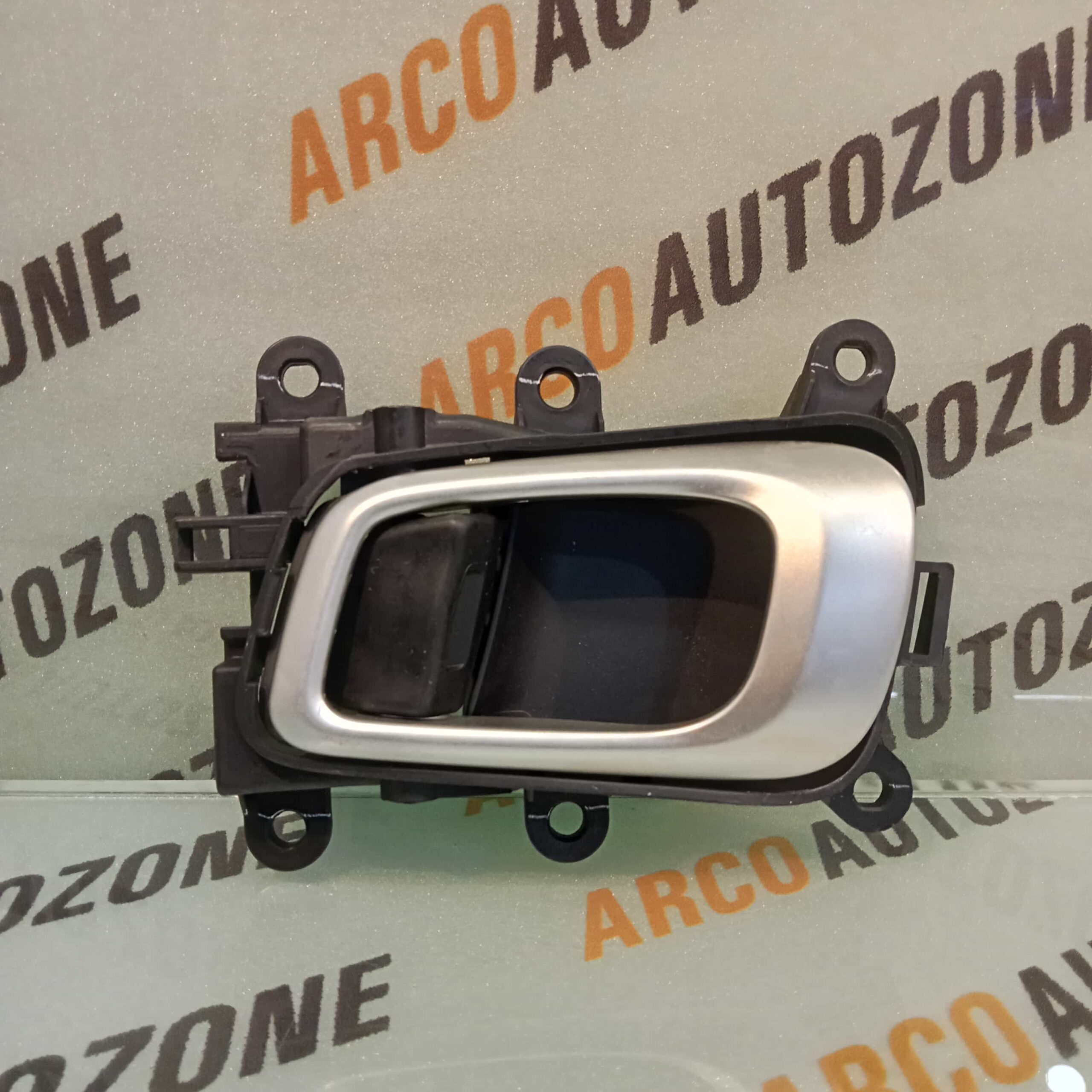 RC LEVER INNER HANDLE VENUE FRONT RIGHT SIL HYU 82610K3000NNS