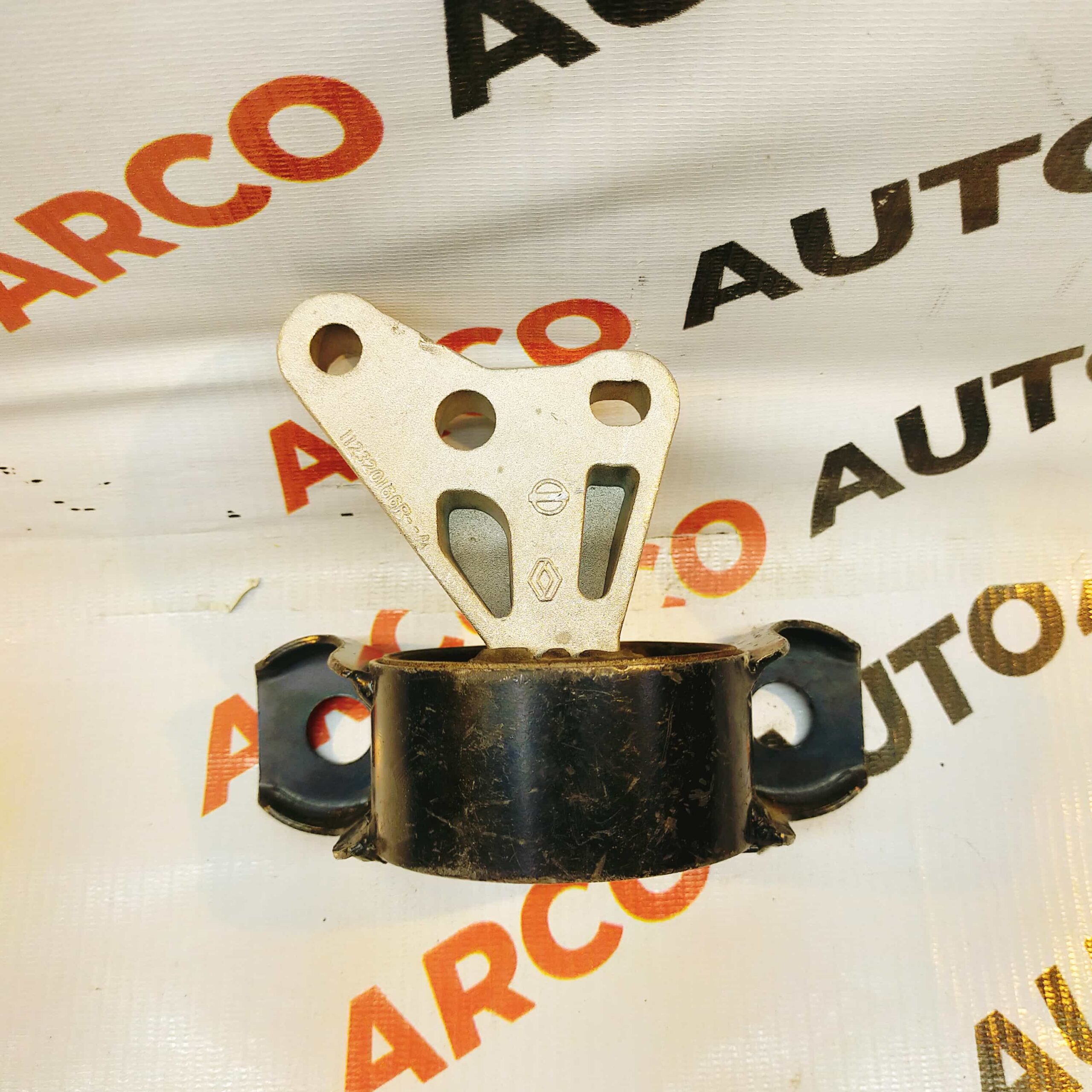 ENGINE MOUNTING KWID RIGHT IND 112103473R