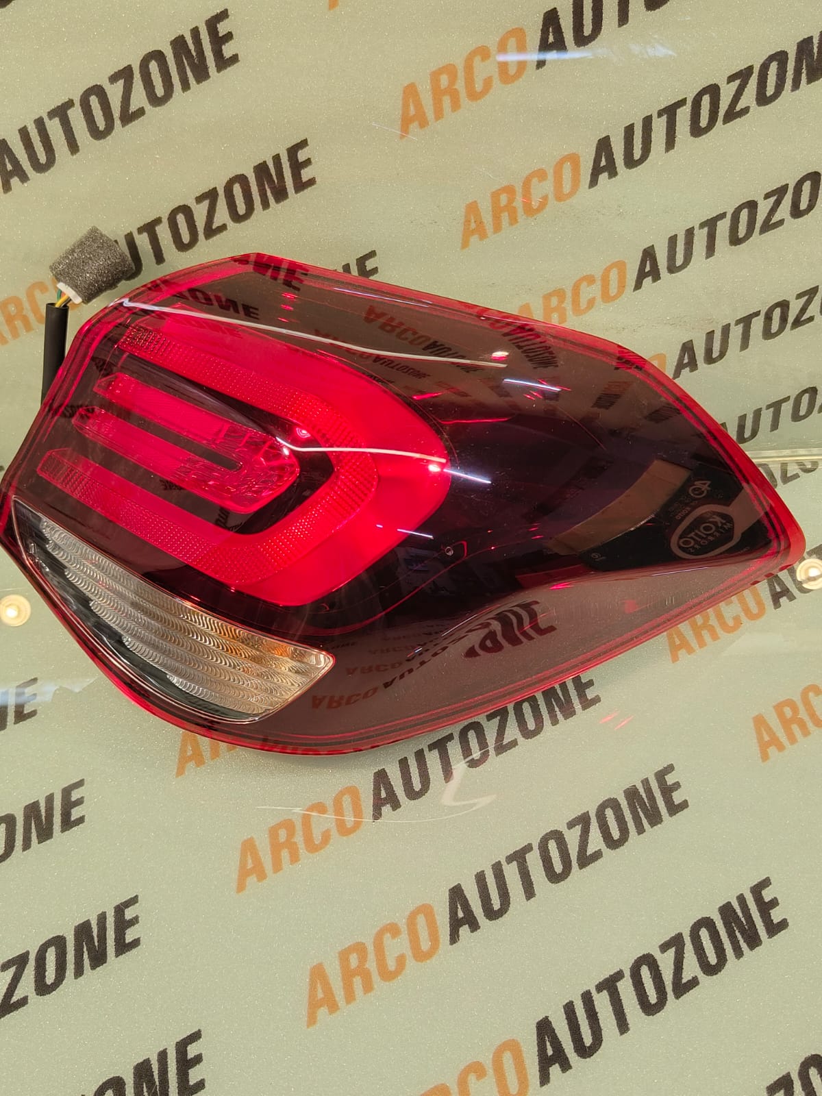 LIGHTING TAIL LIGHT ELITE T2 RIGHT HYU 92402C7500
