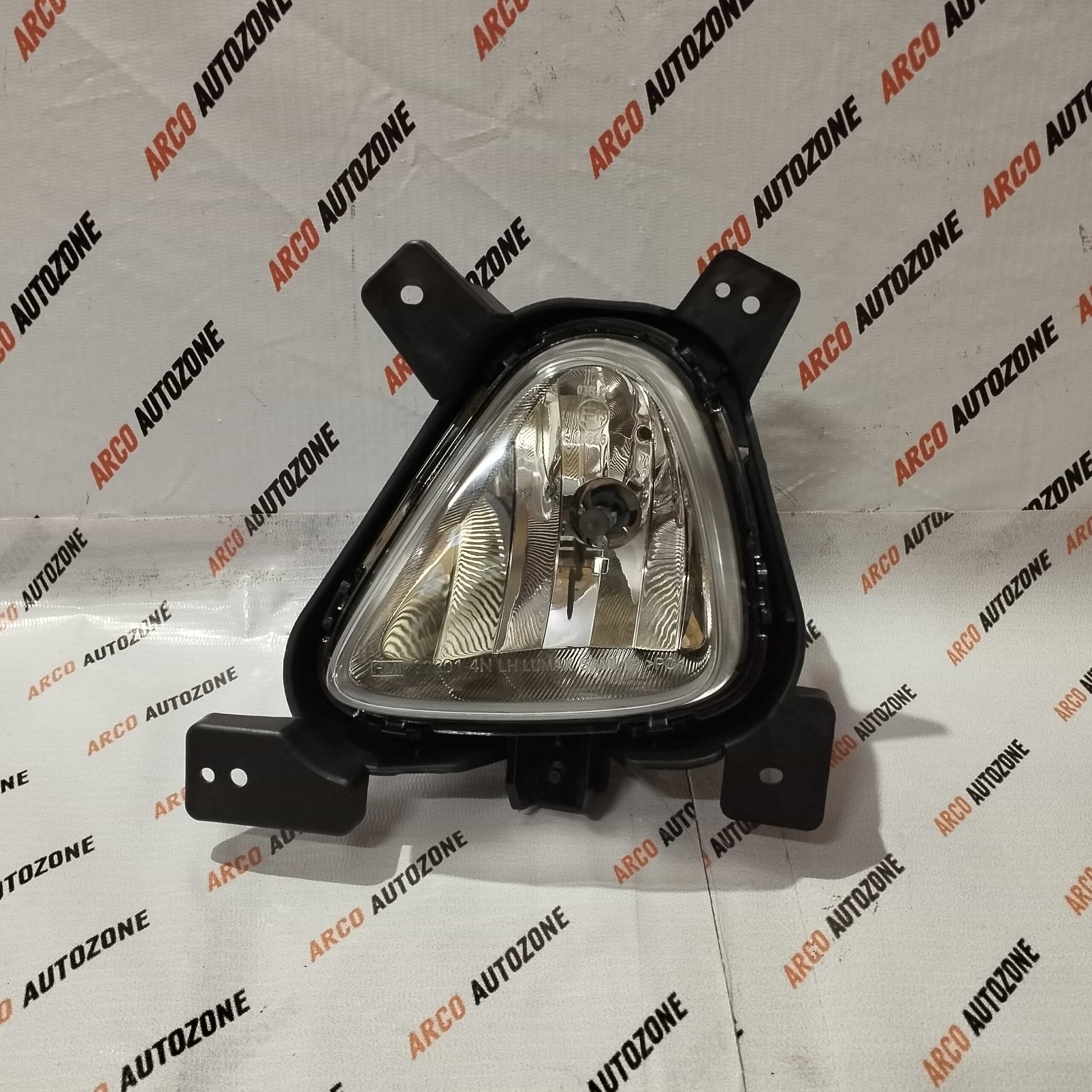 FOG LAMP  EON LEFT HYU  922014N000