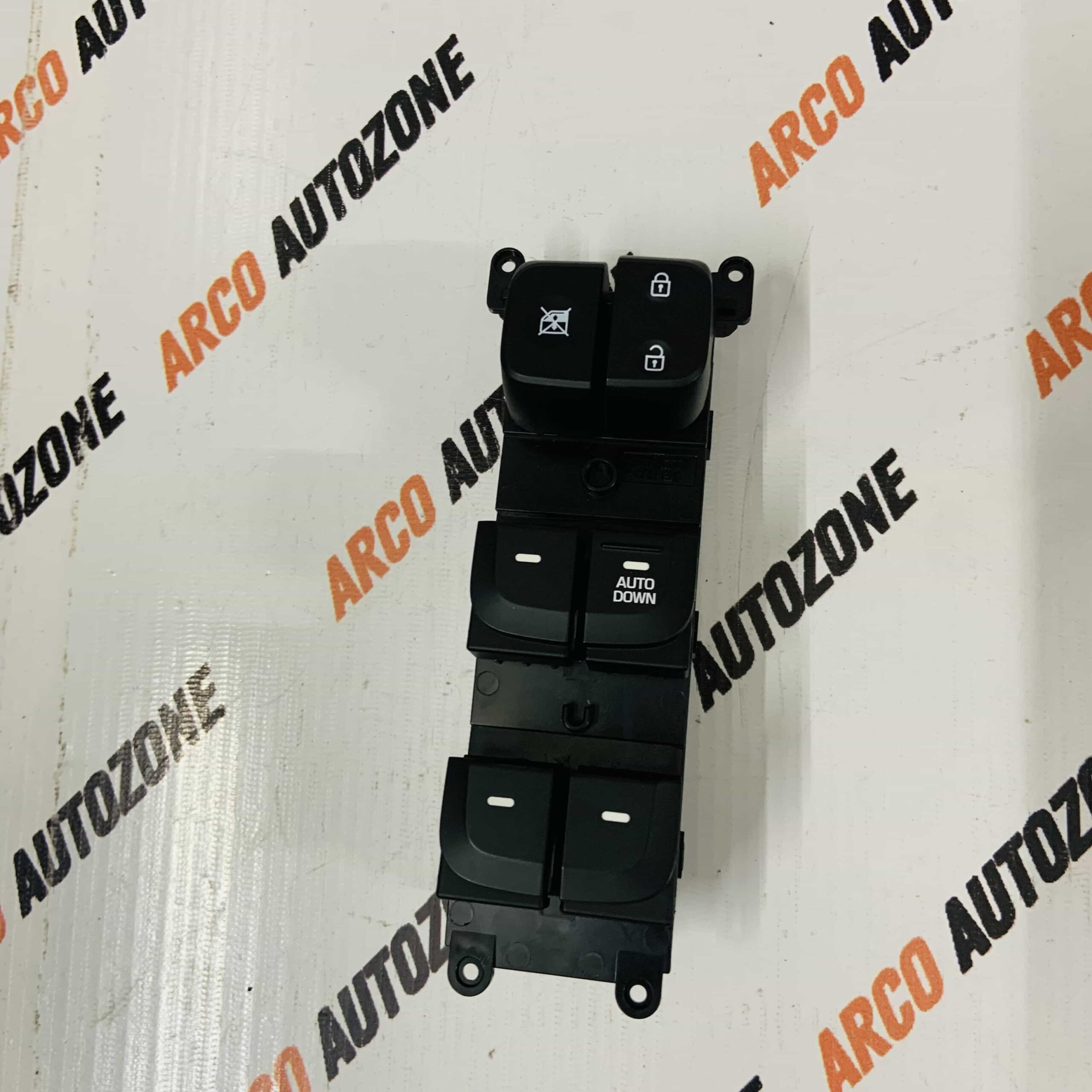 POWER WINDOW SWITCH MAIN GRAND HYU 93570B46104X