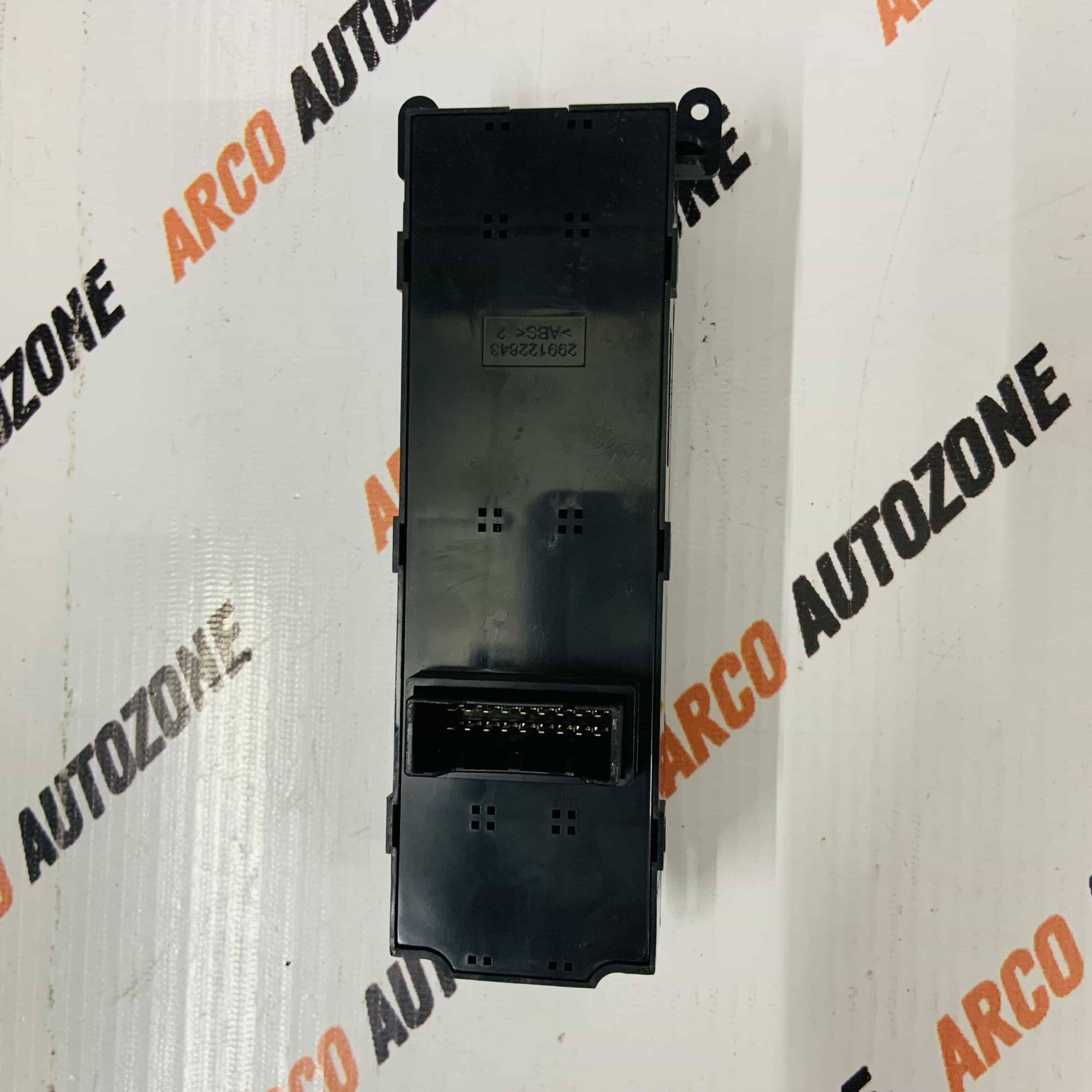 POWER WINDOW SWITCH MAIN GRAND HYU 93570B46104X
